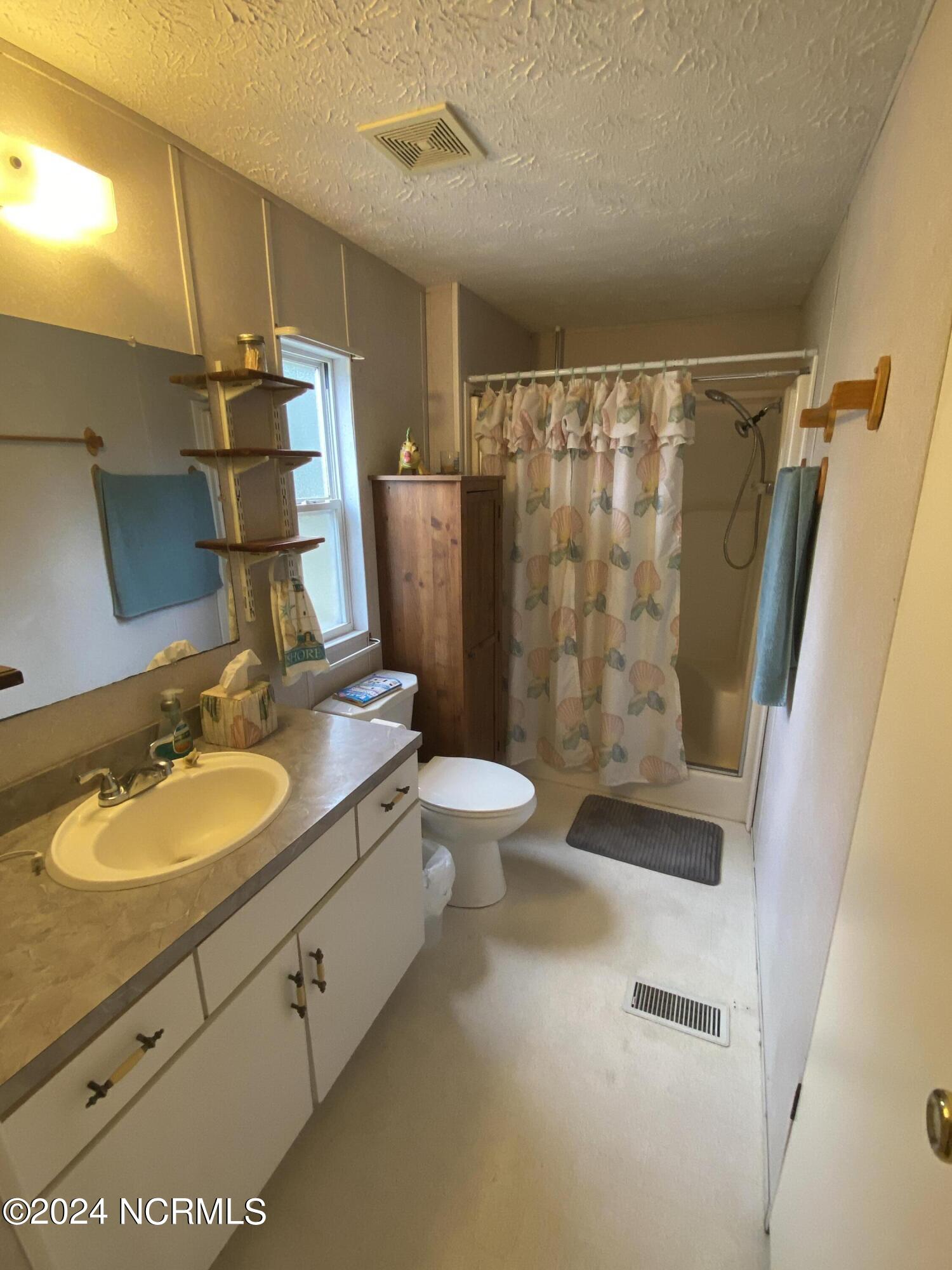 100460932 | Photo 19