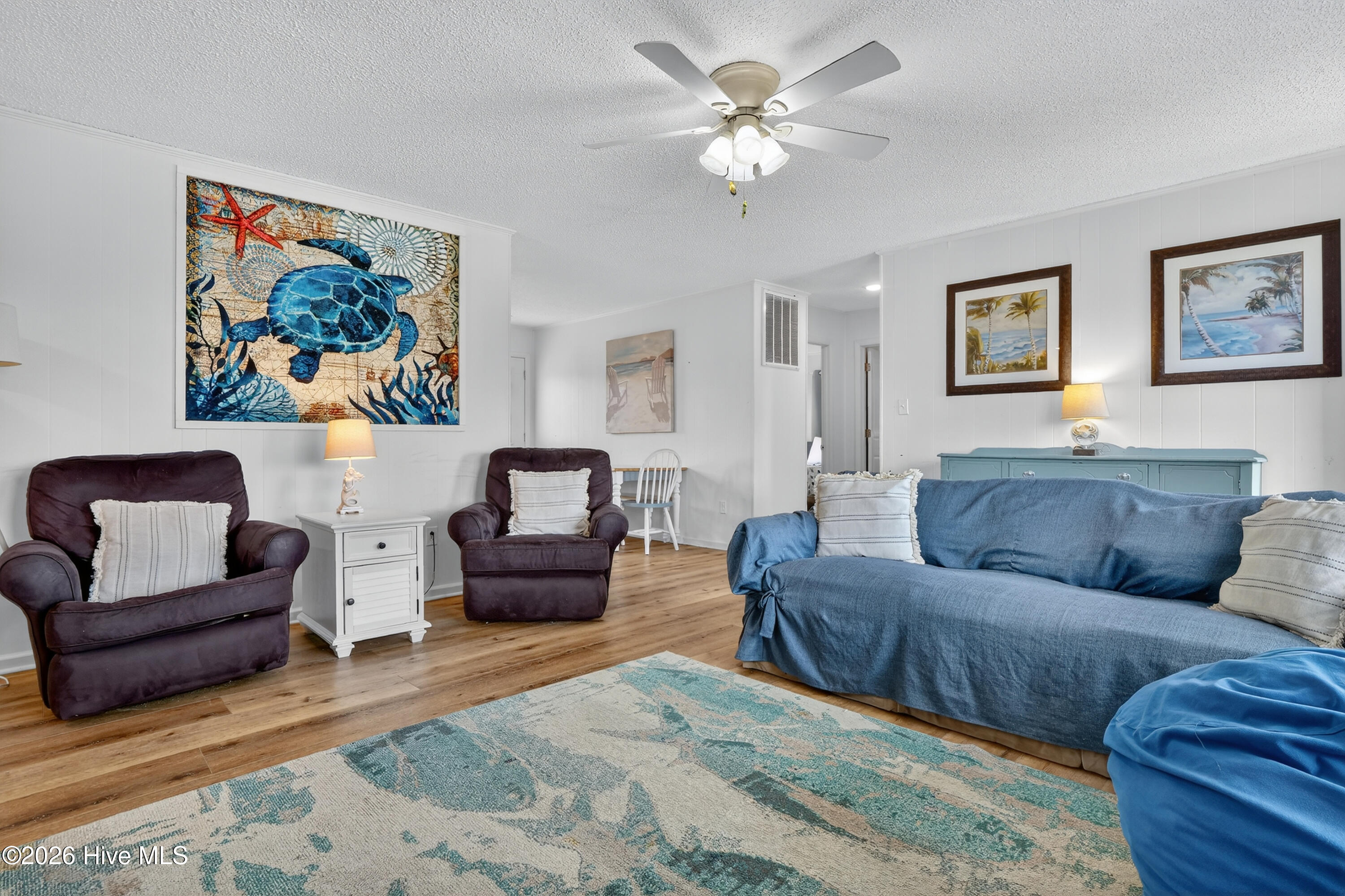 100558855 | Photo 11