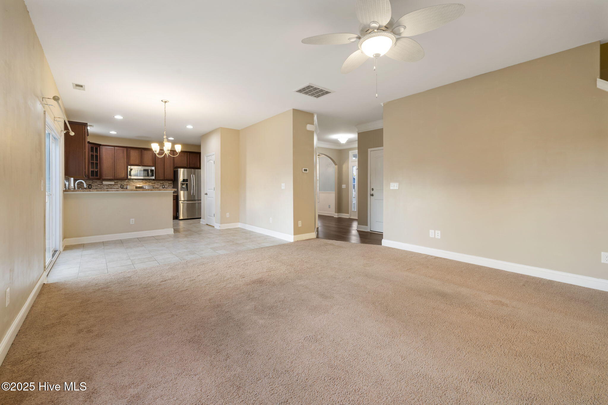 100546539 | Photo 14