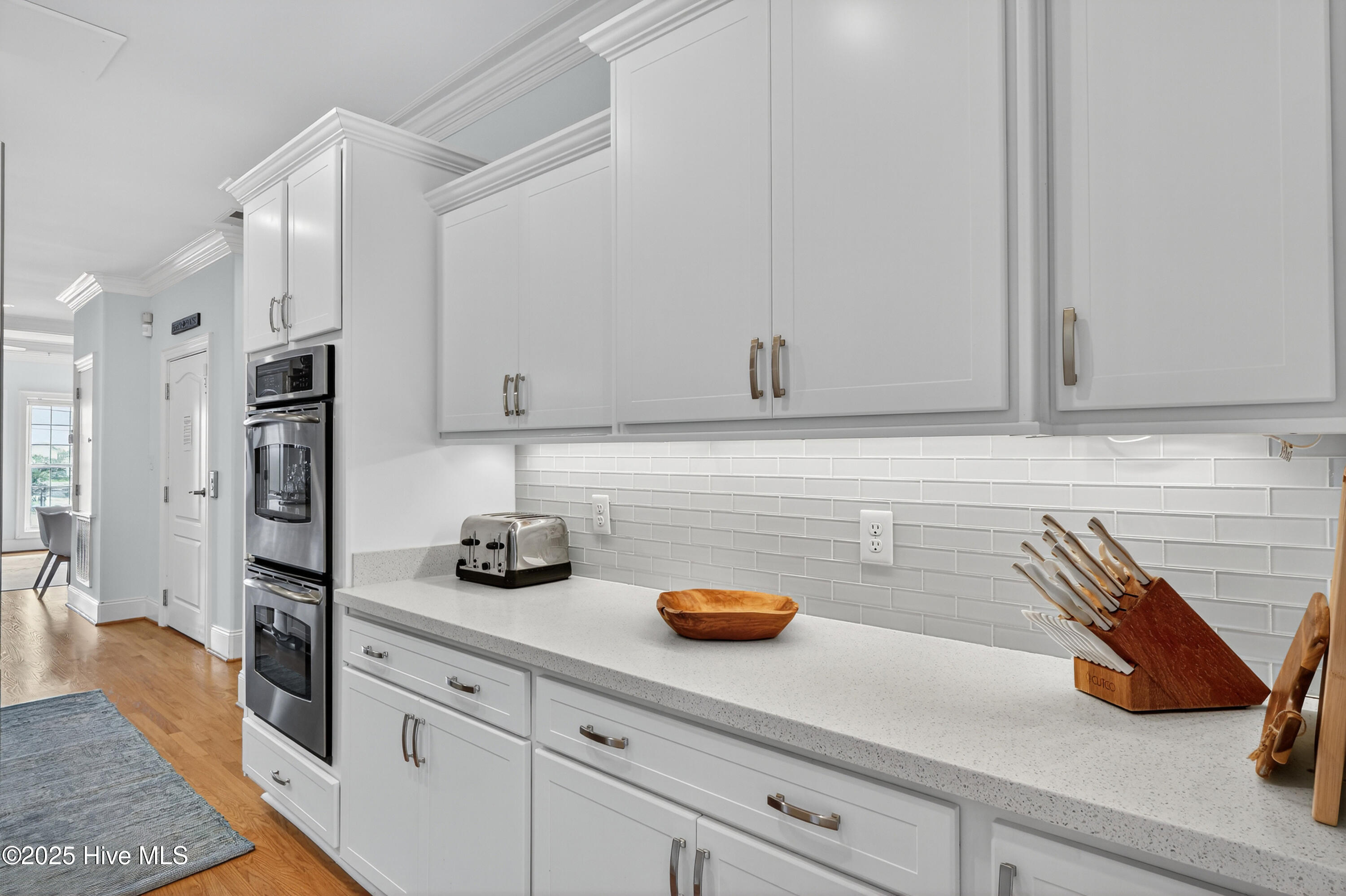 100524074 | Photo 11