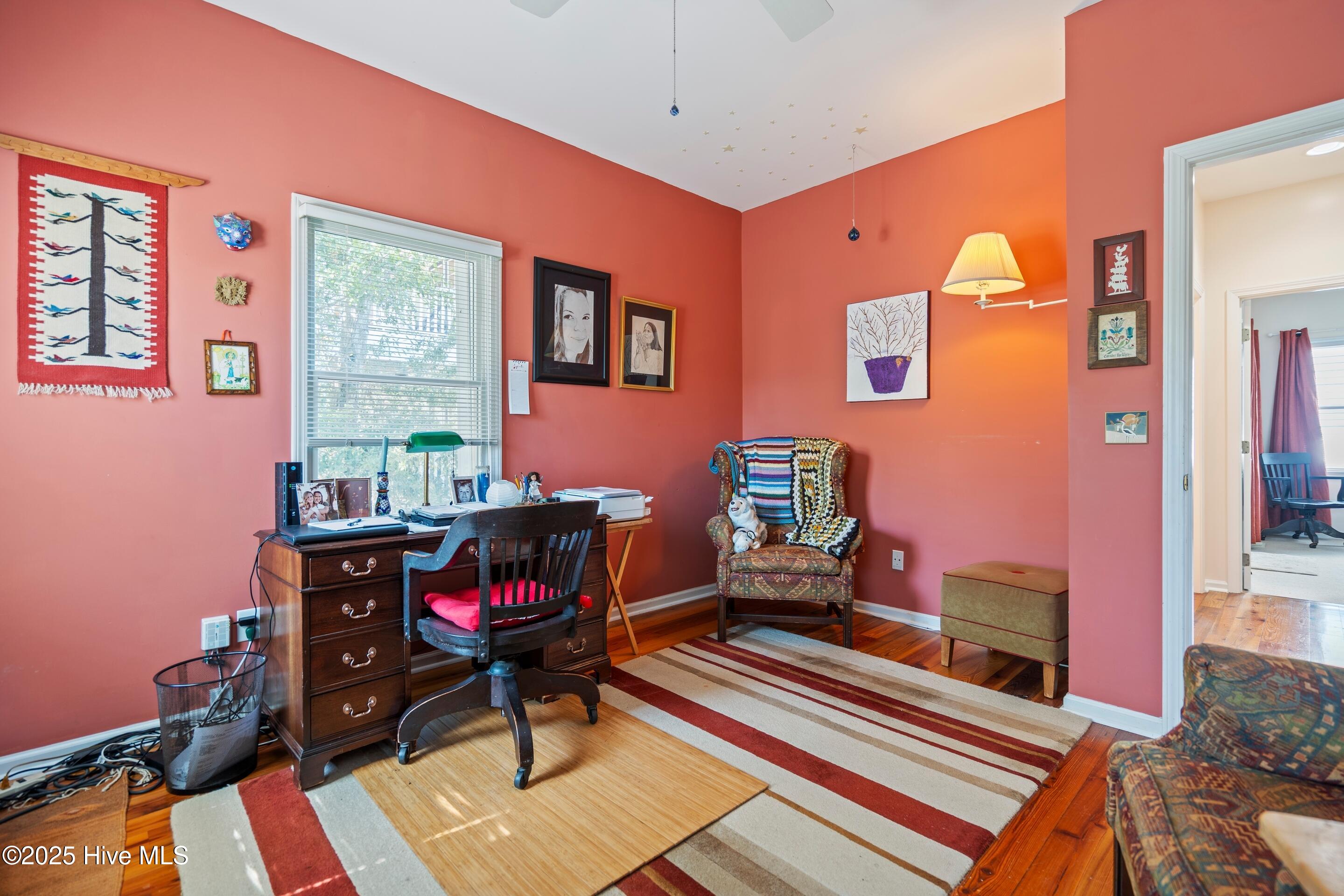 100535794 | Photo 24