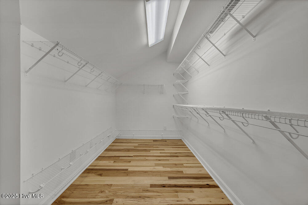 100531490 | Photo 52