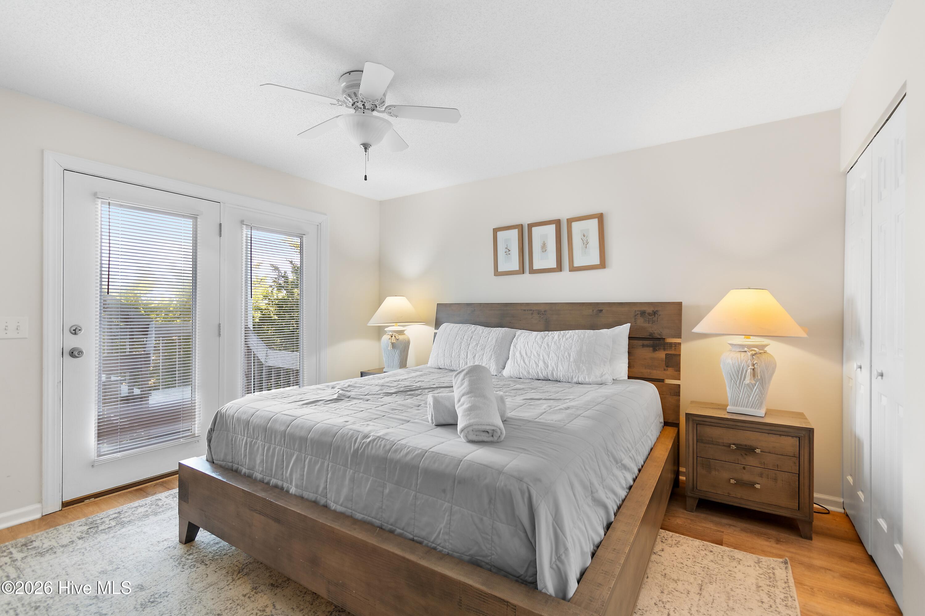 100550931 | Photo 33