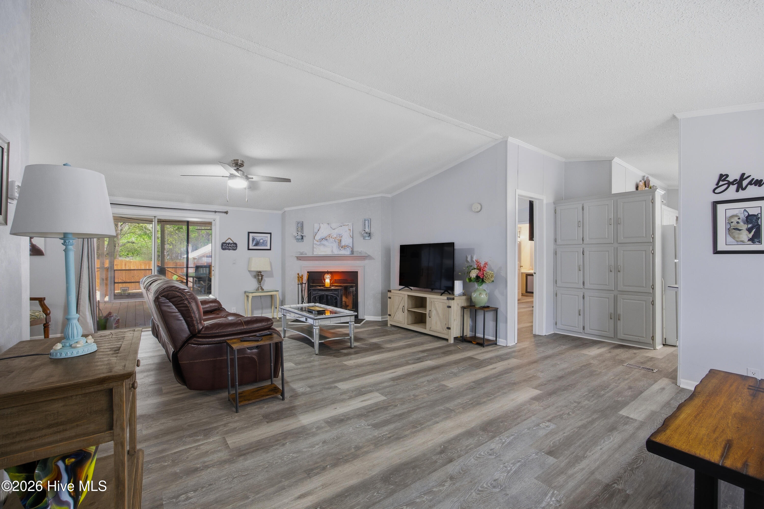 100565028 | Photo 16