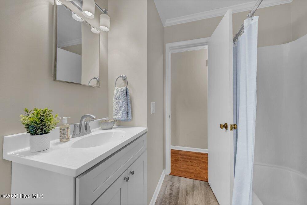 100564044 | Photo 17