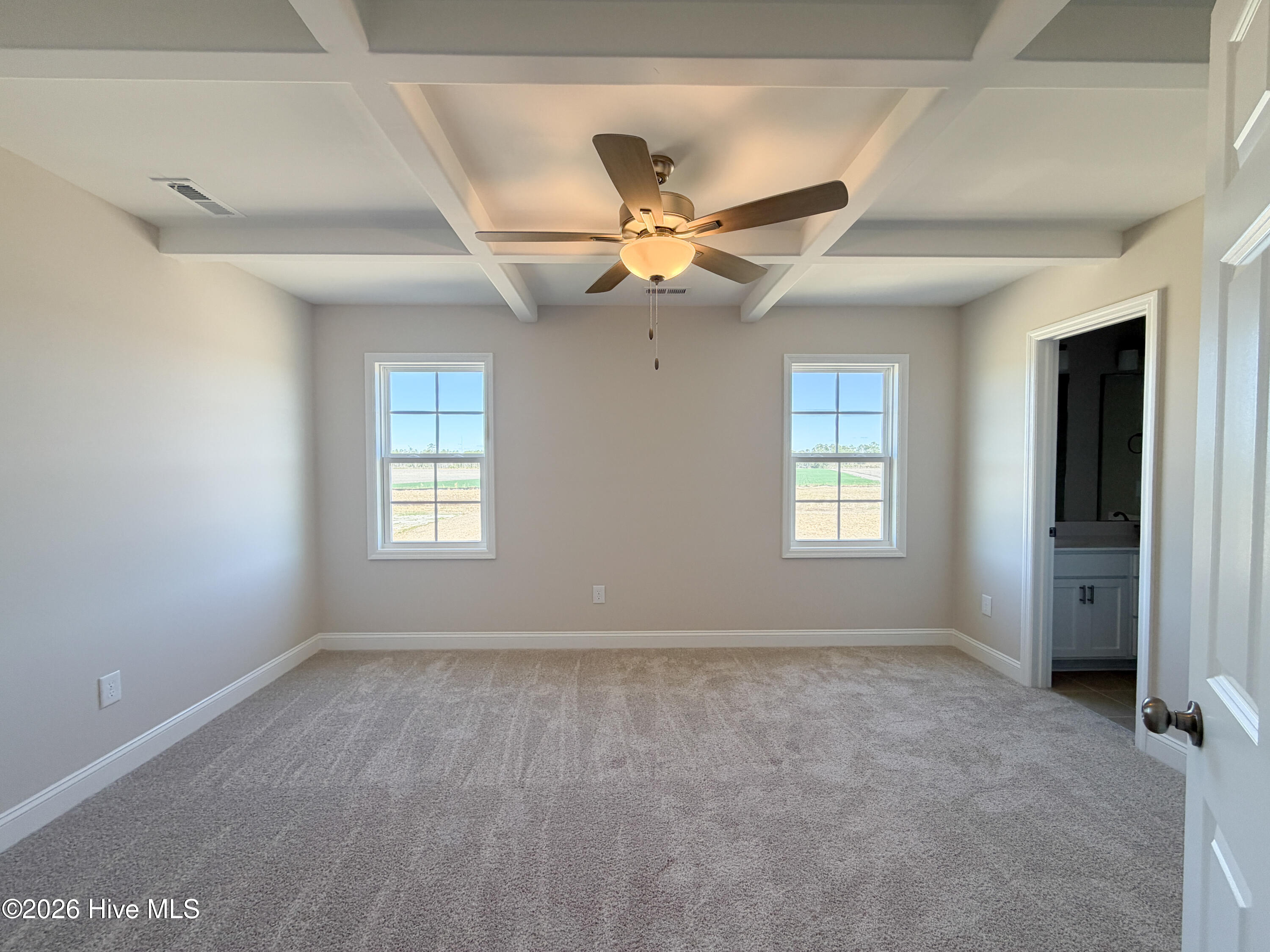 100551553 | Photo 11