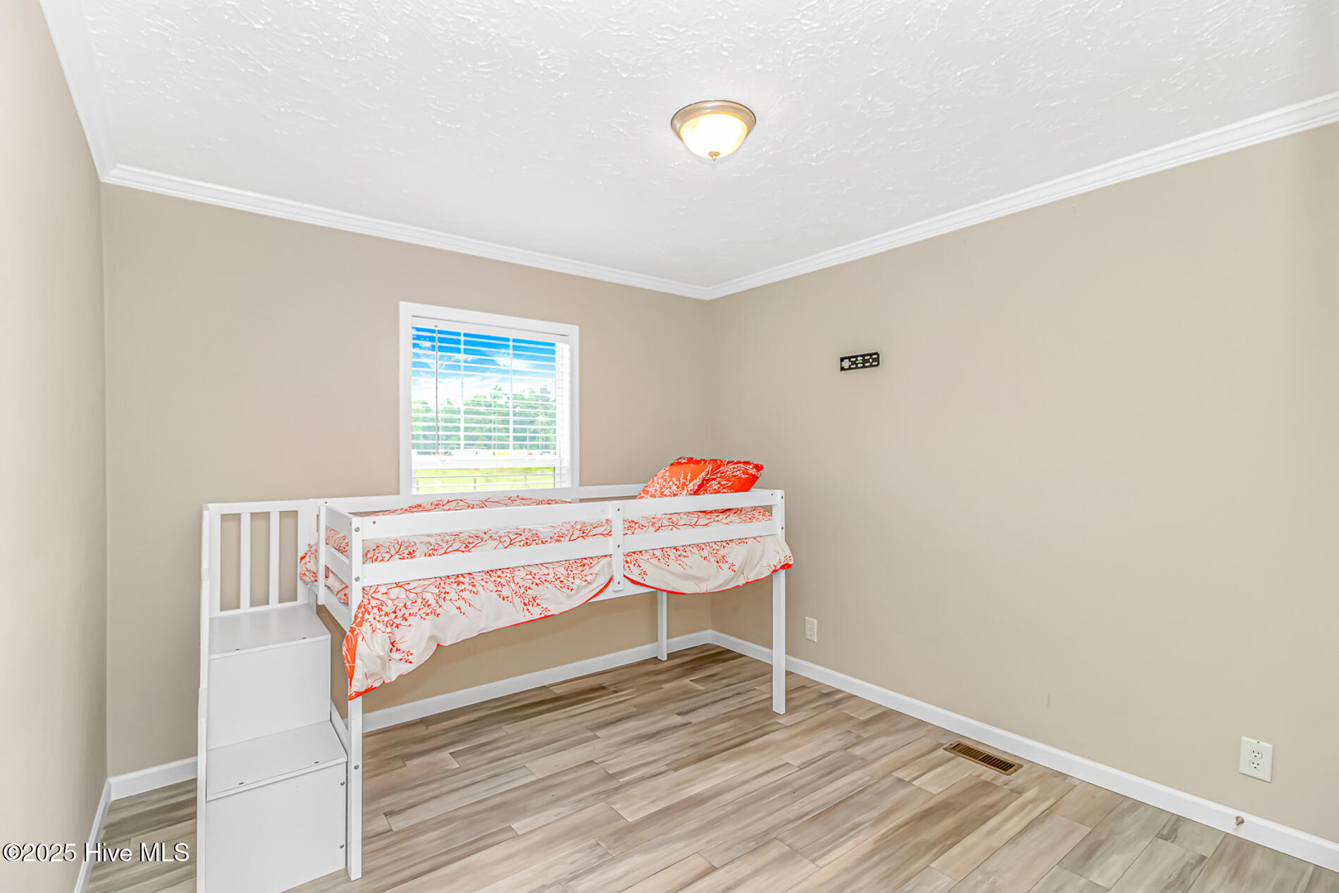 100510788 | Photo 17