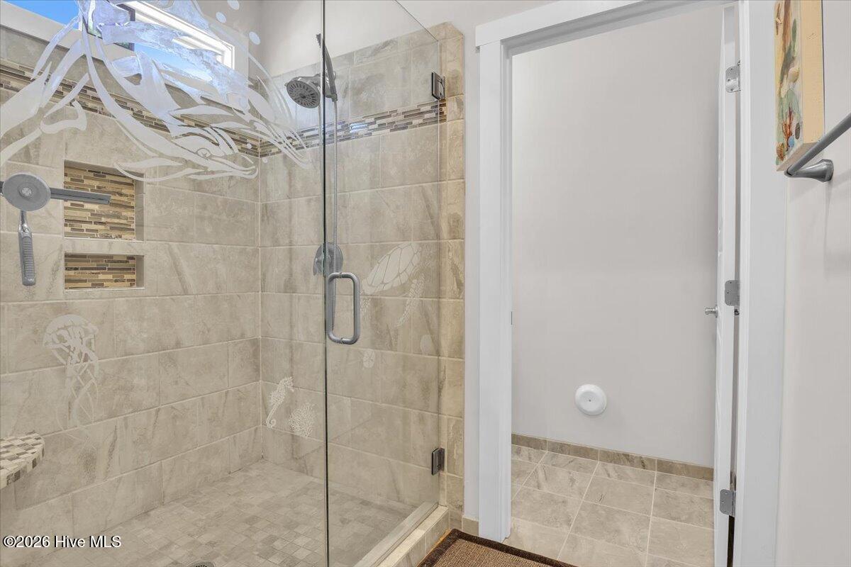 100552179 | Photo 29