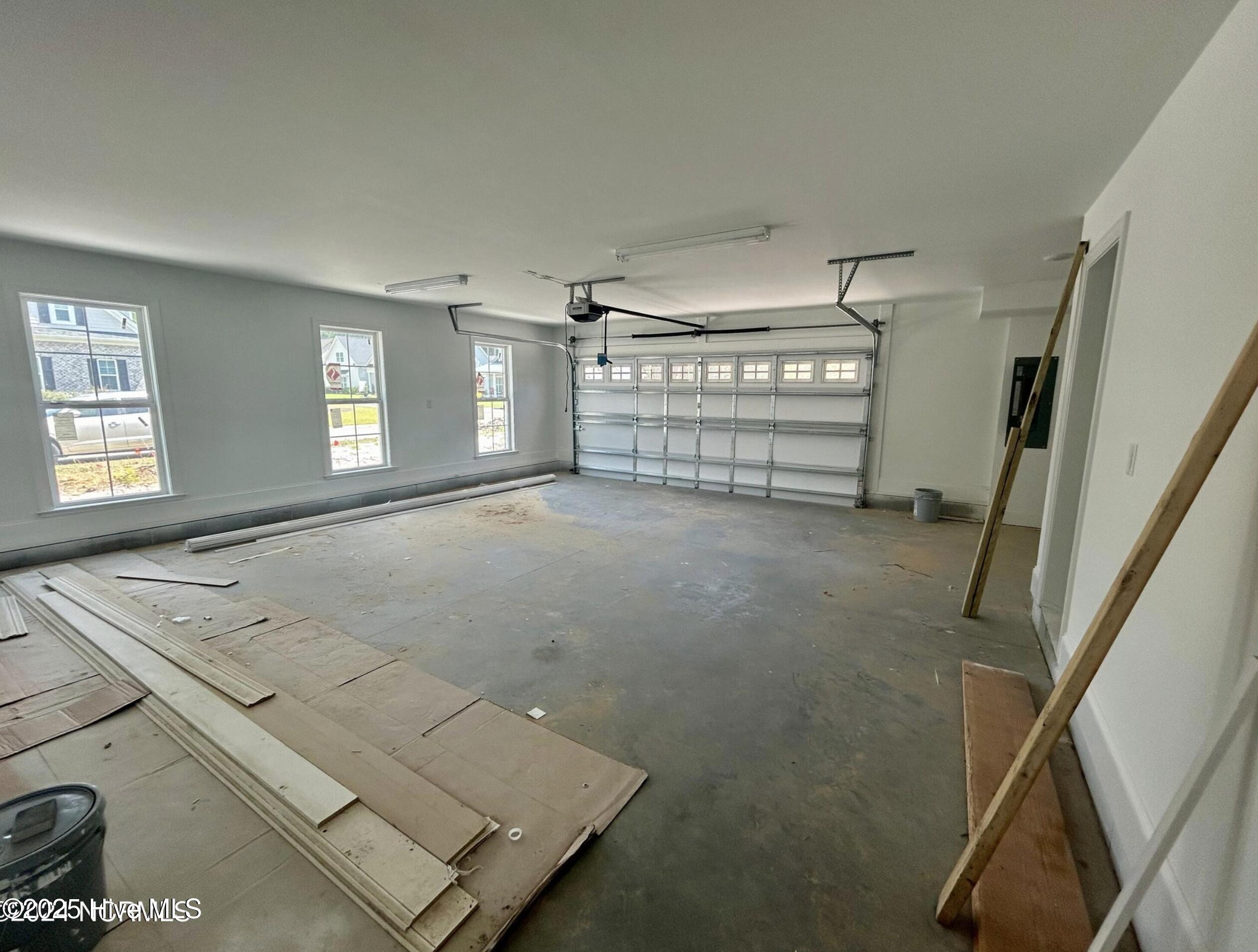 100521701 | Photo 17