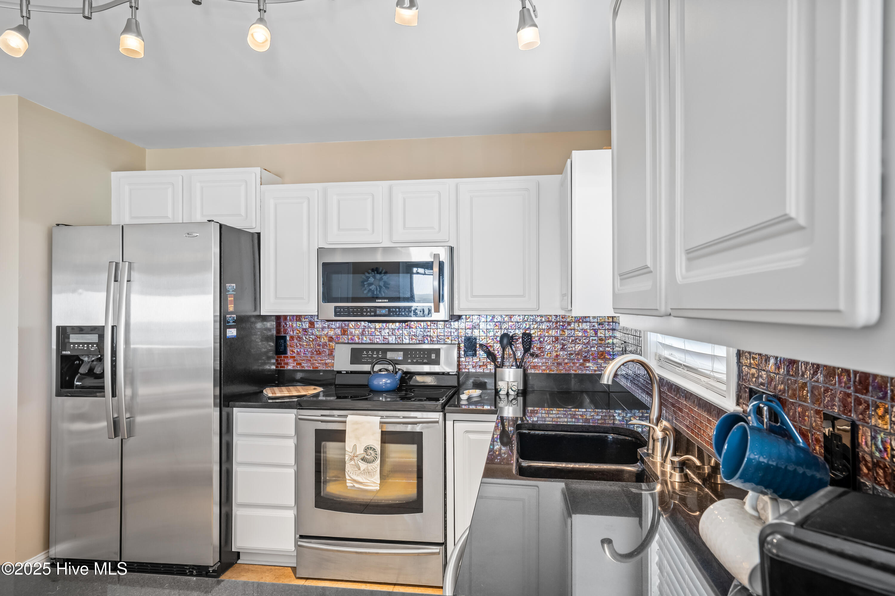 1713 Carolina Beach Avenue N B, Carolina Beach, NC 28428 – photo 23: 1713CBANUnitB-93