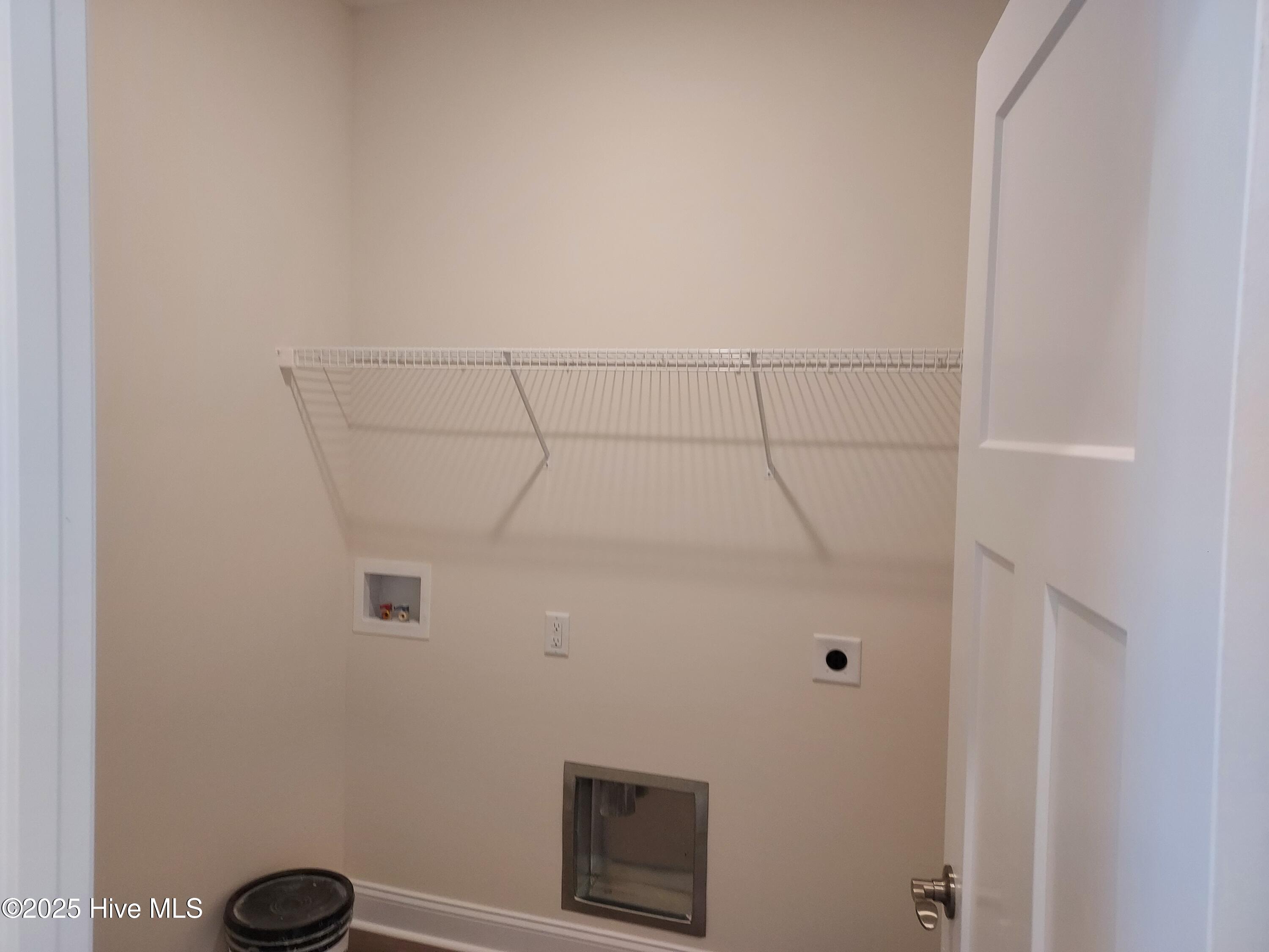 100506843 | Photo 18