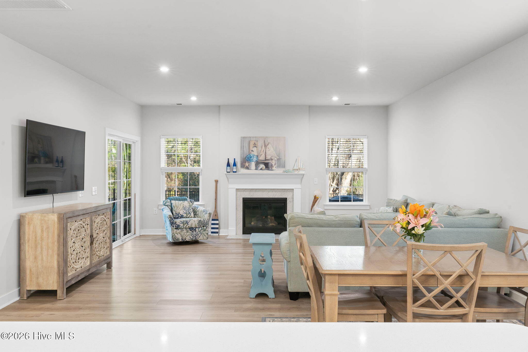 100550321 | Photo 16