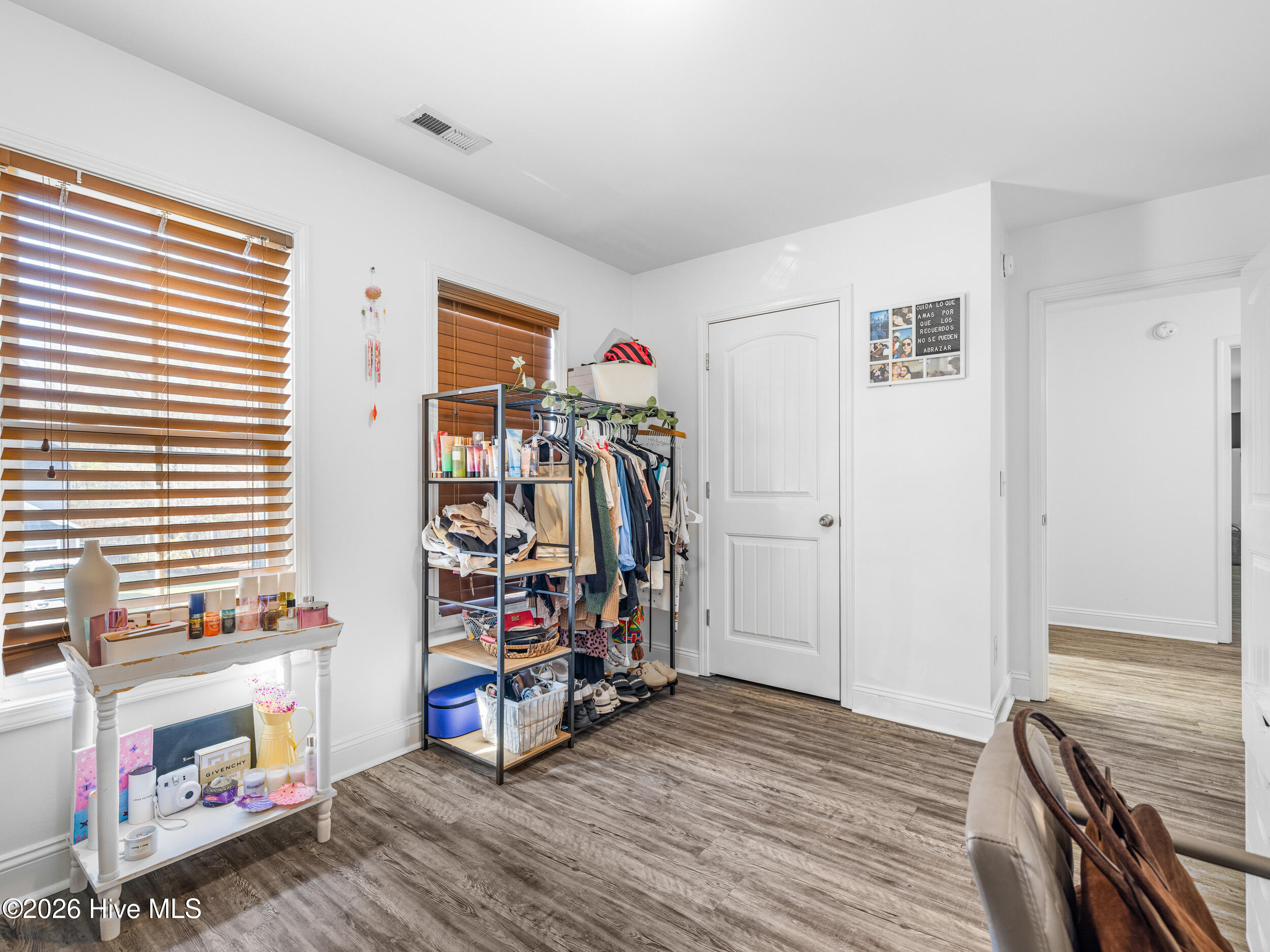 100562171 | Photo 36