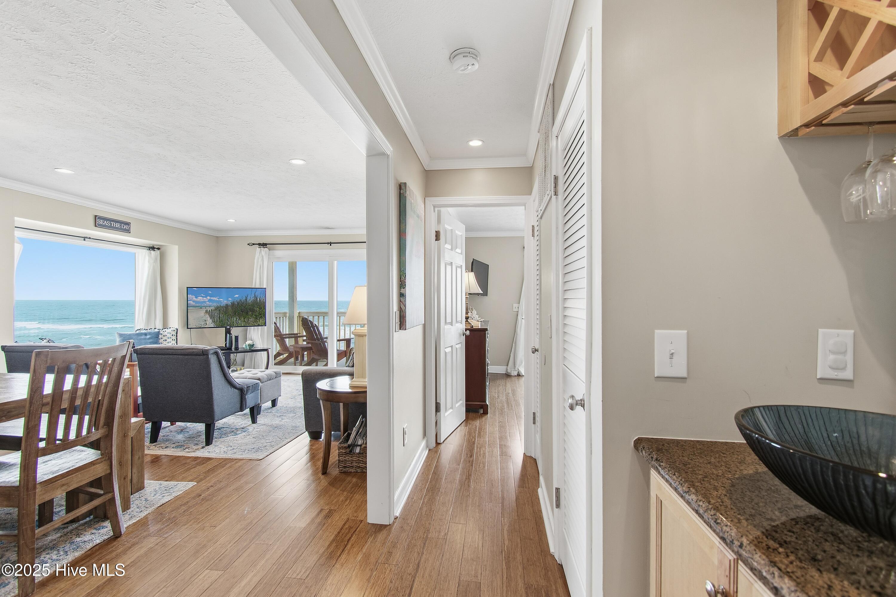 100544302 | Photo 29