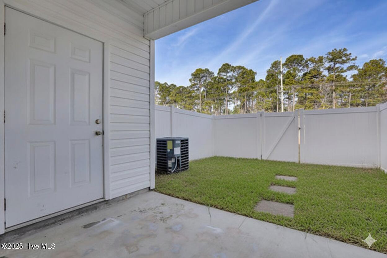 100546186 | Photo 31