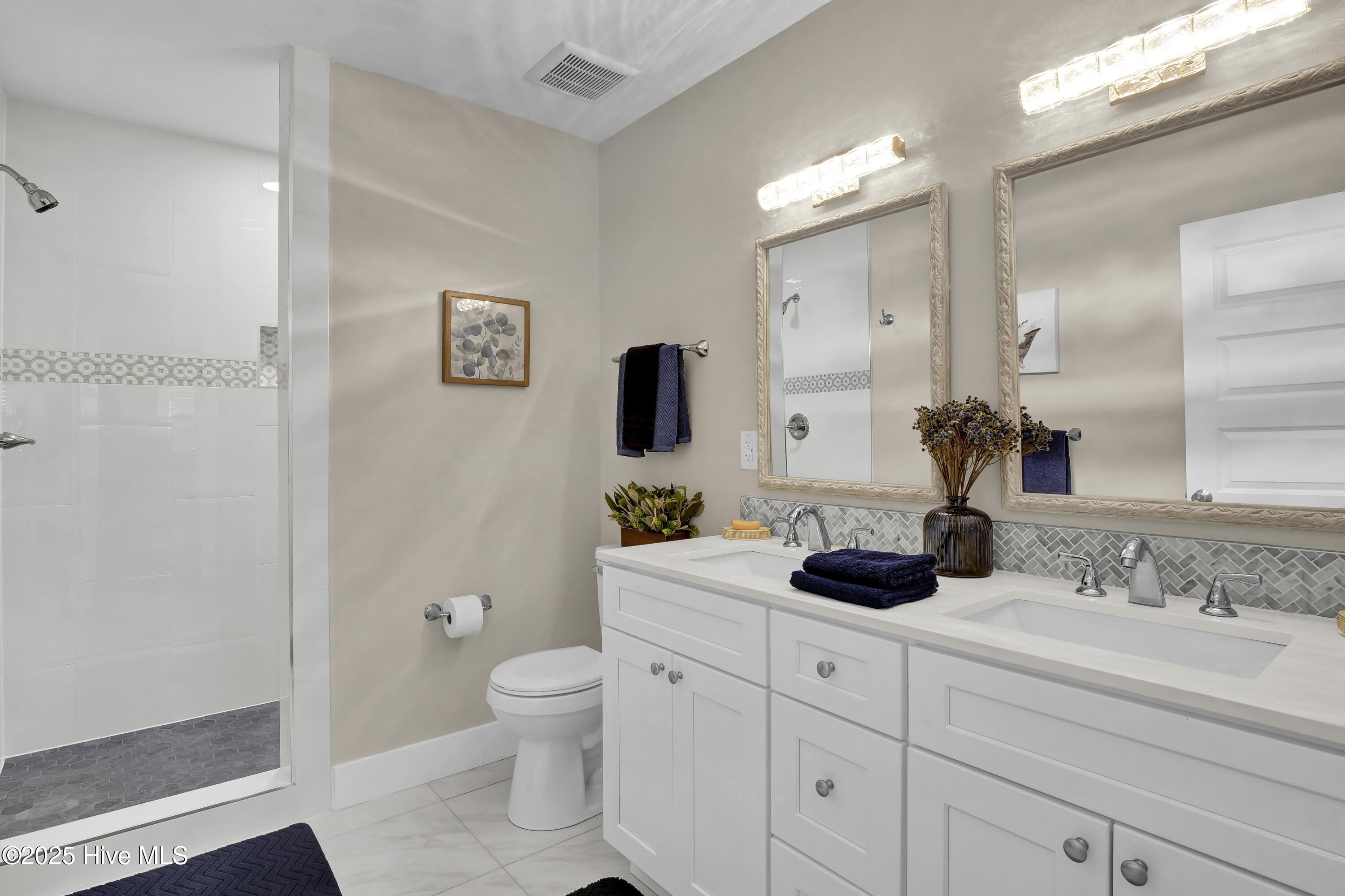 100539058 | Photo 28