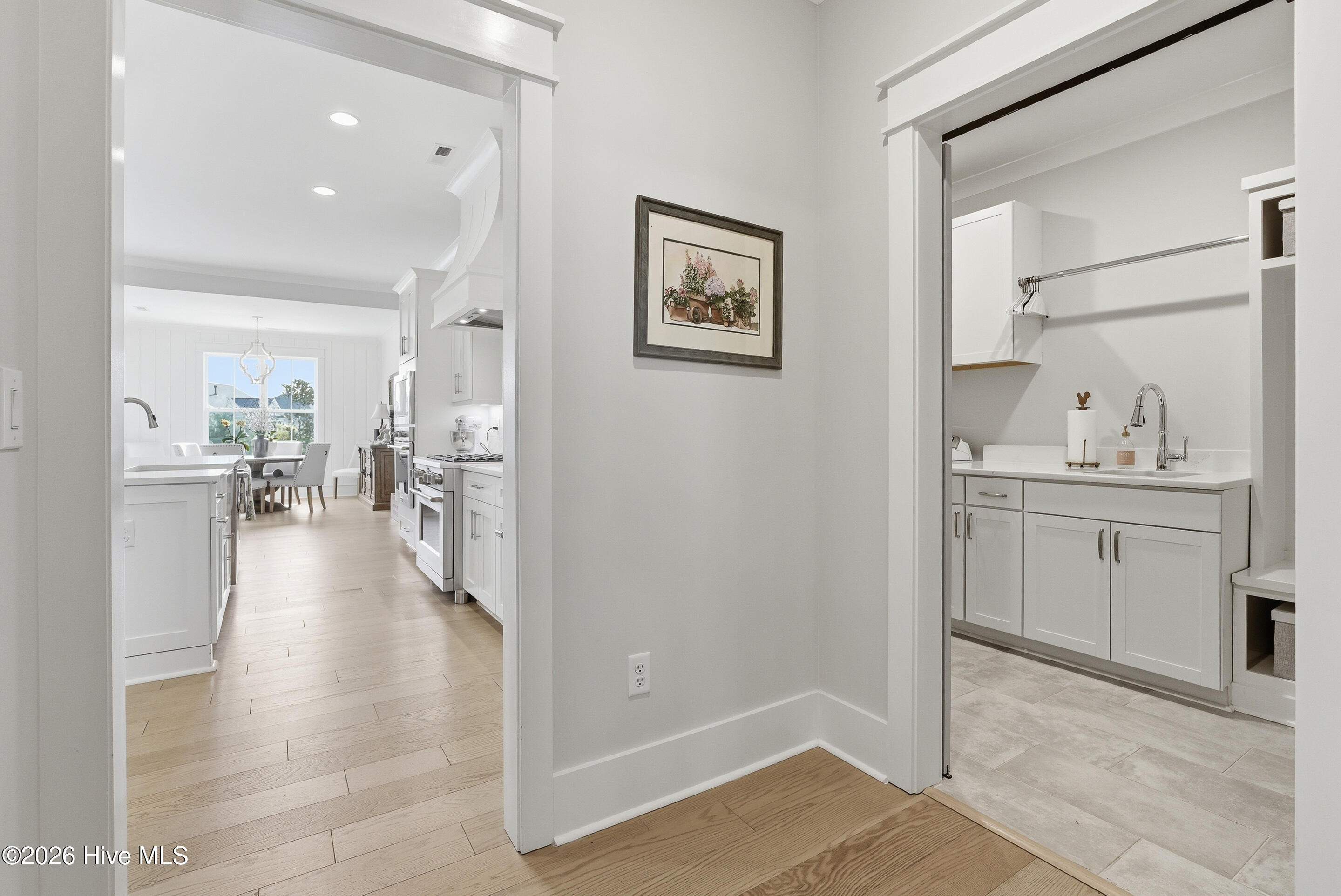 100562941 | Photo 41