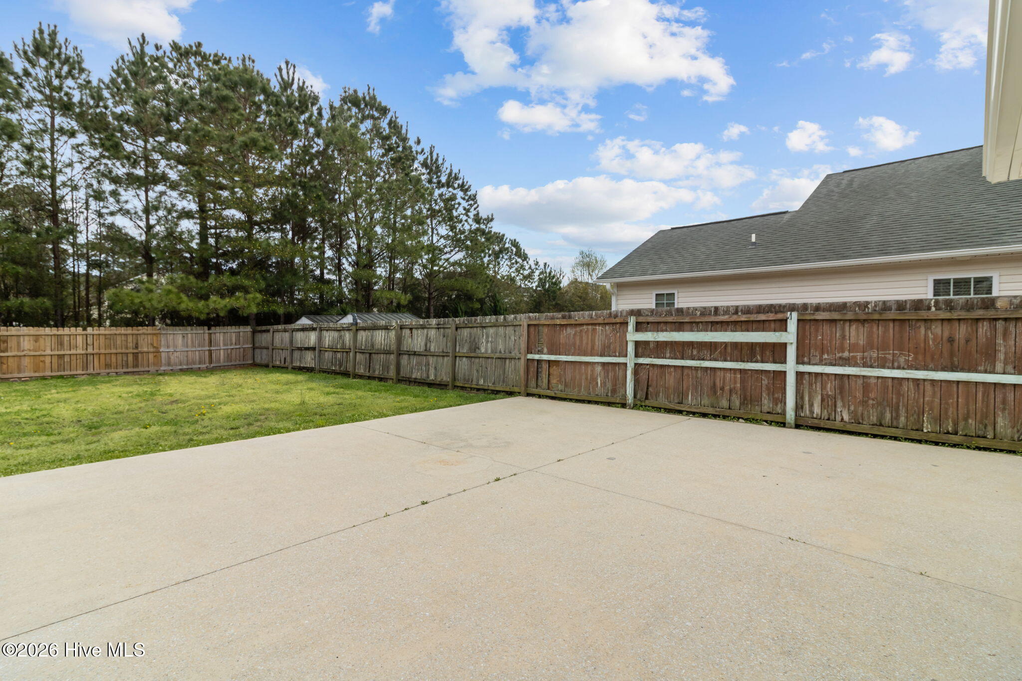 100561505 | Photo 41