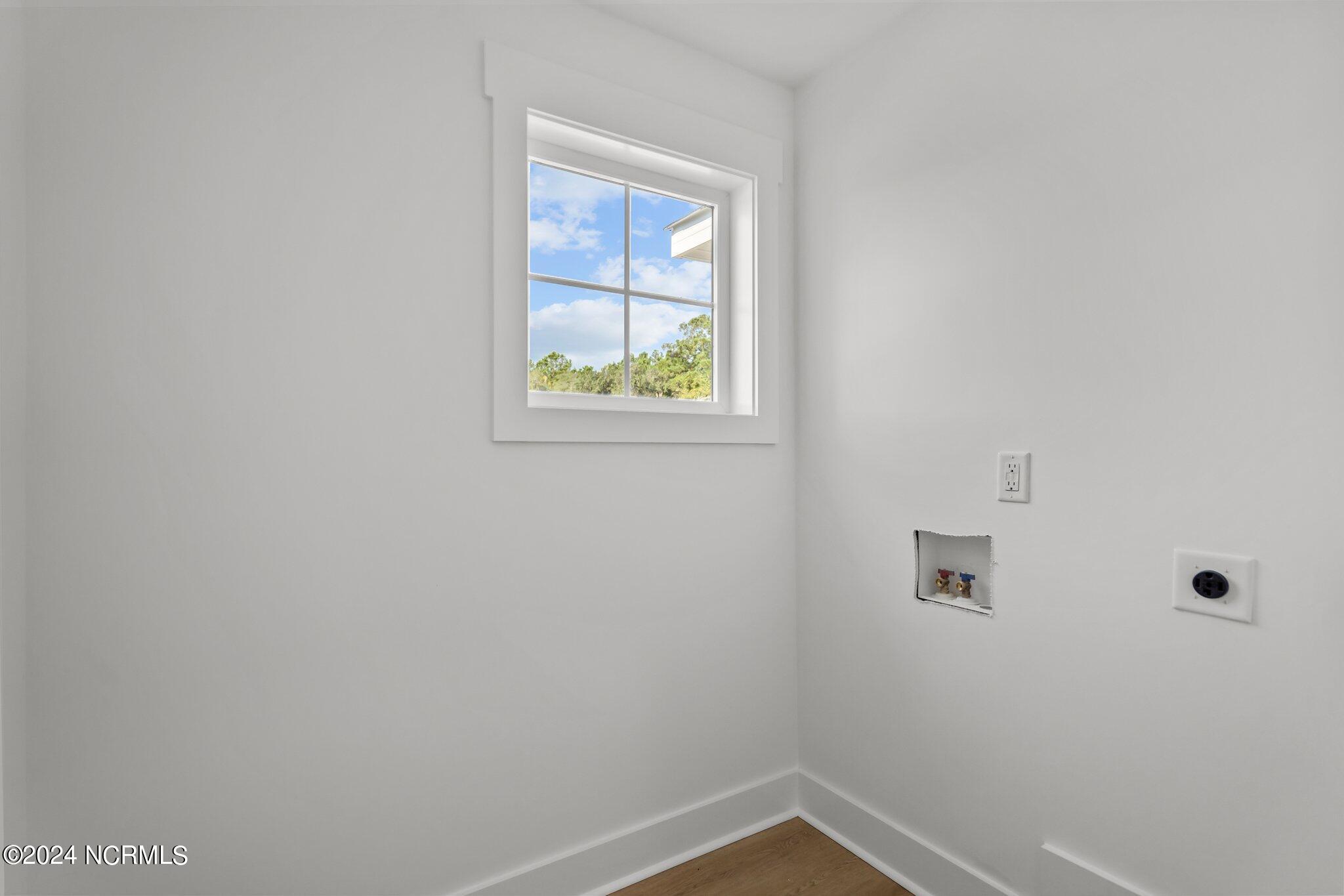 100439102 | Photo 28