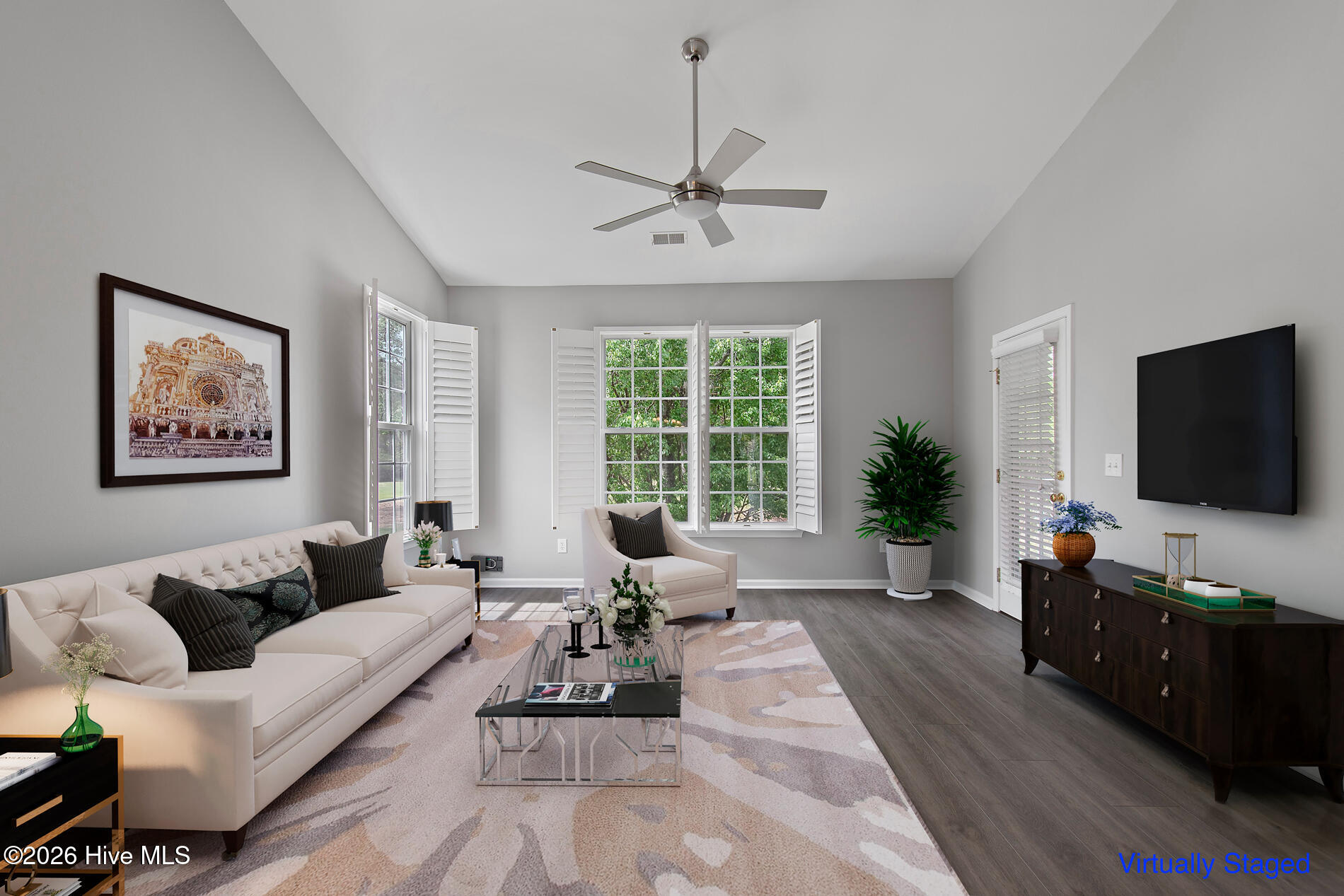 100566917 | Photo 13