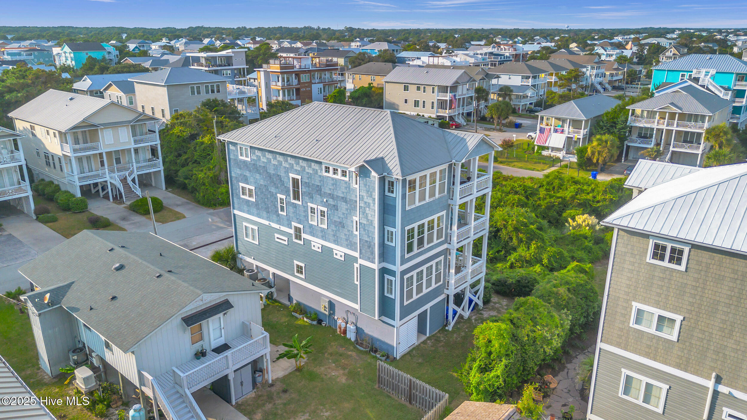 100530363 | Photo 44