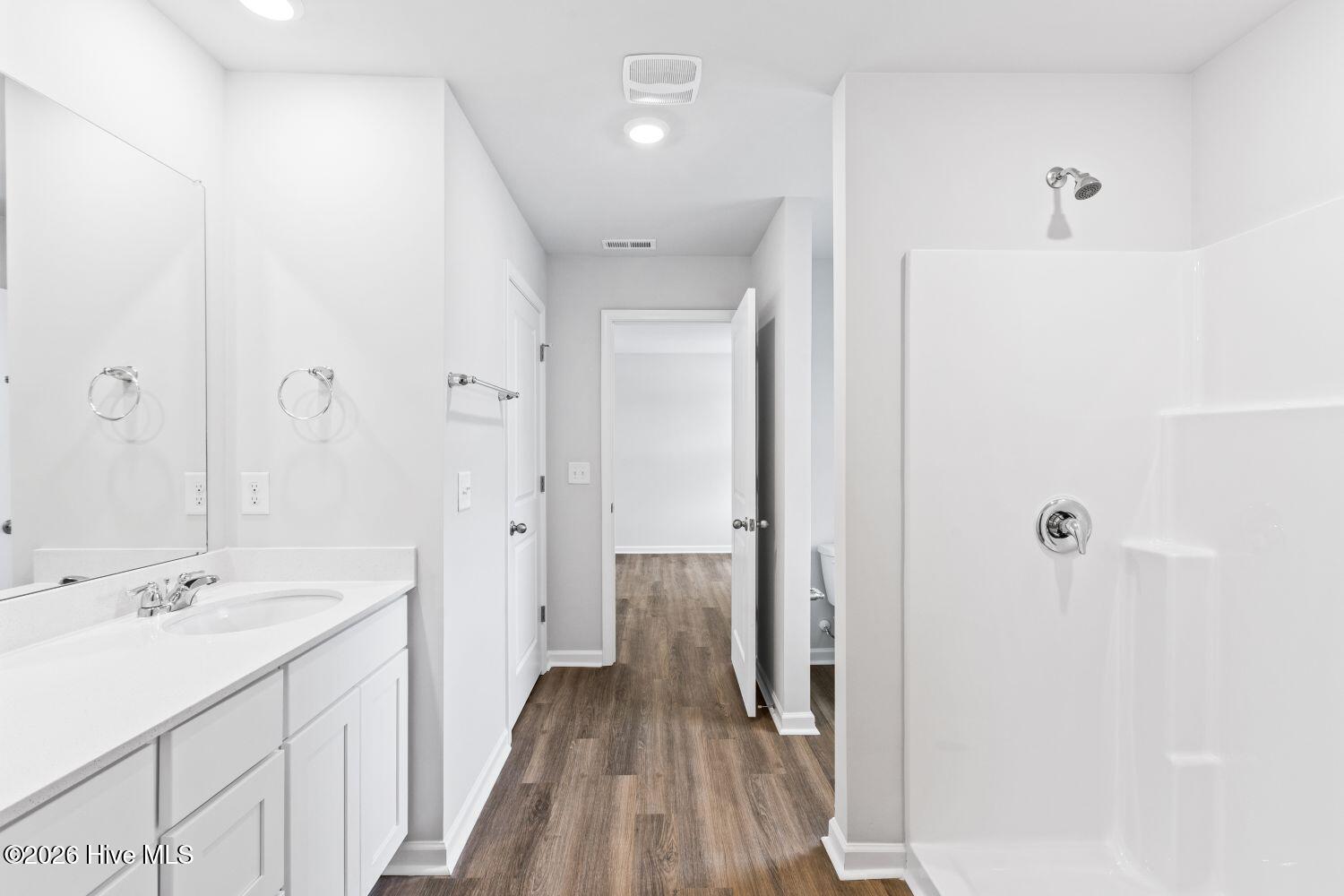 100533204 | Photo 29