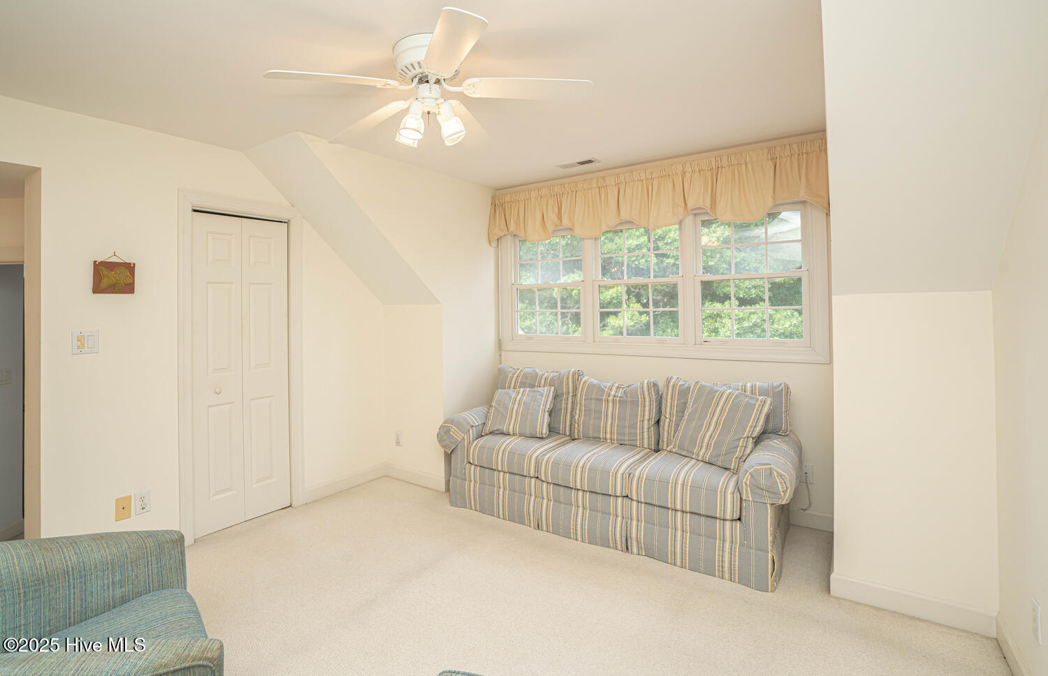 100510807 | Photo 49