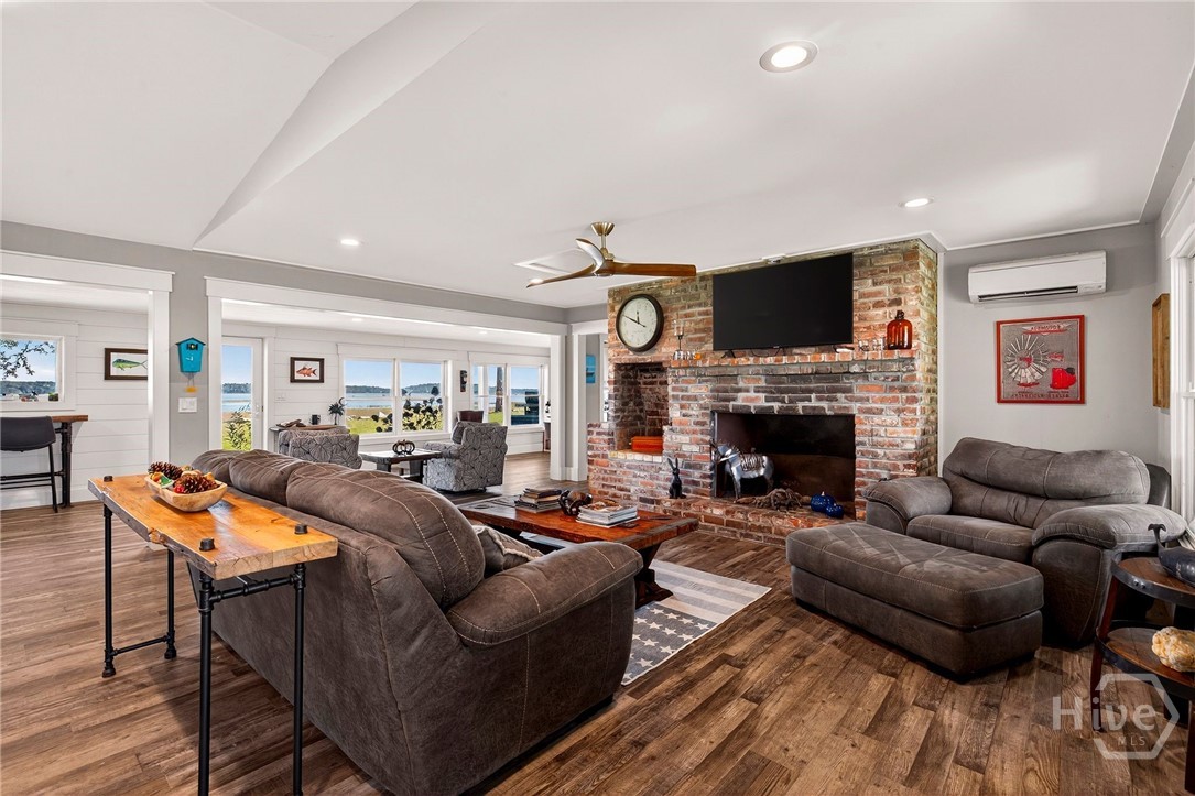 Living Room at entry