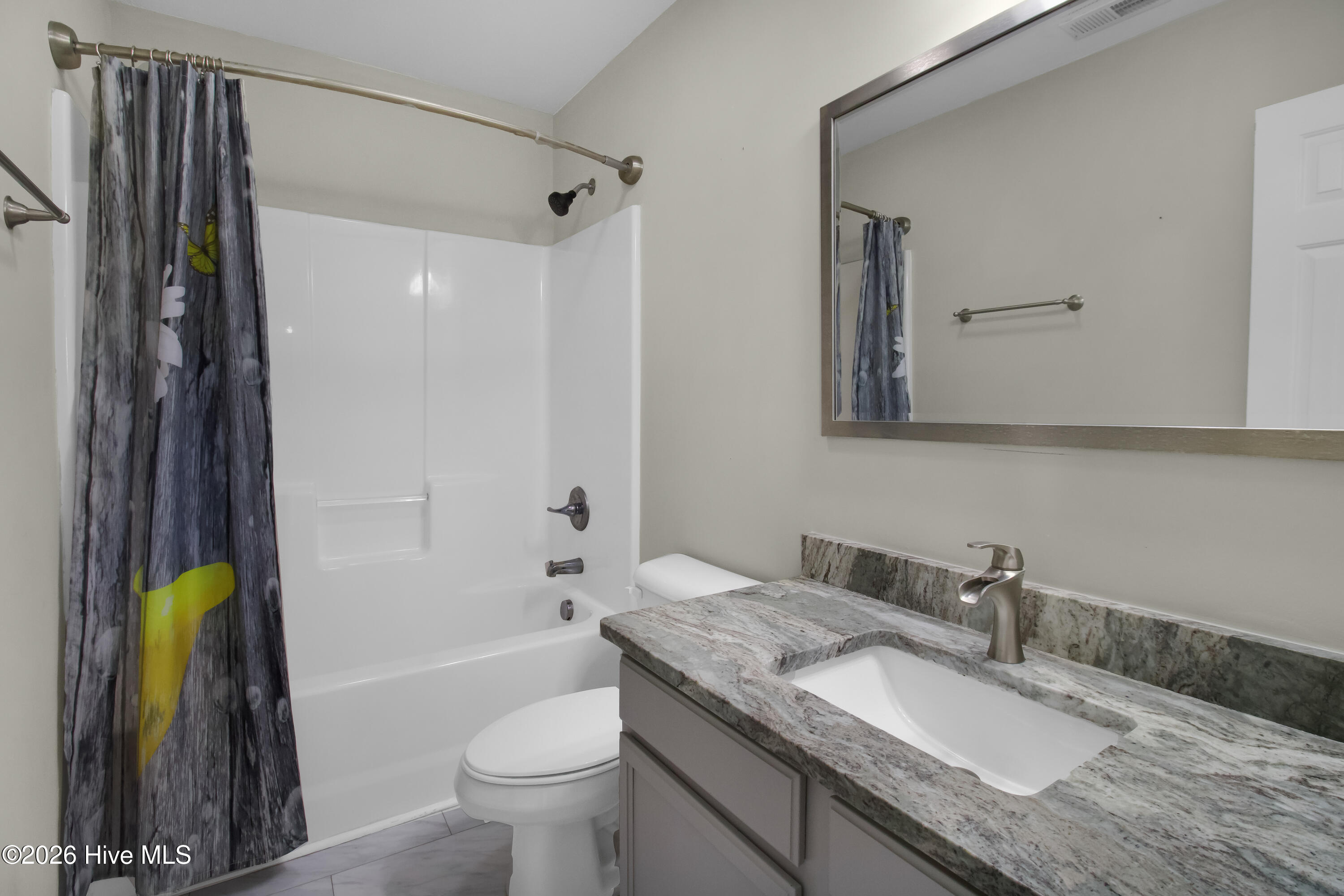 100547353 | Photo 25