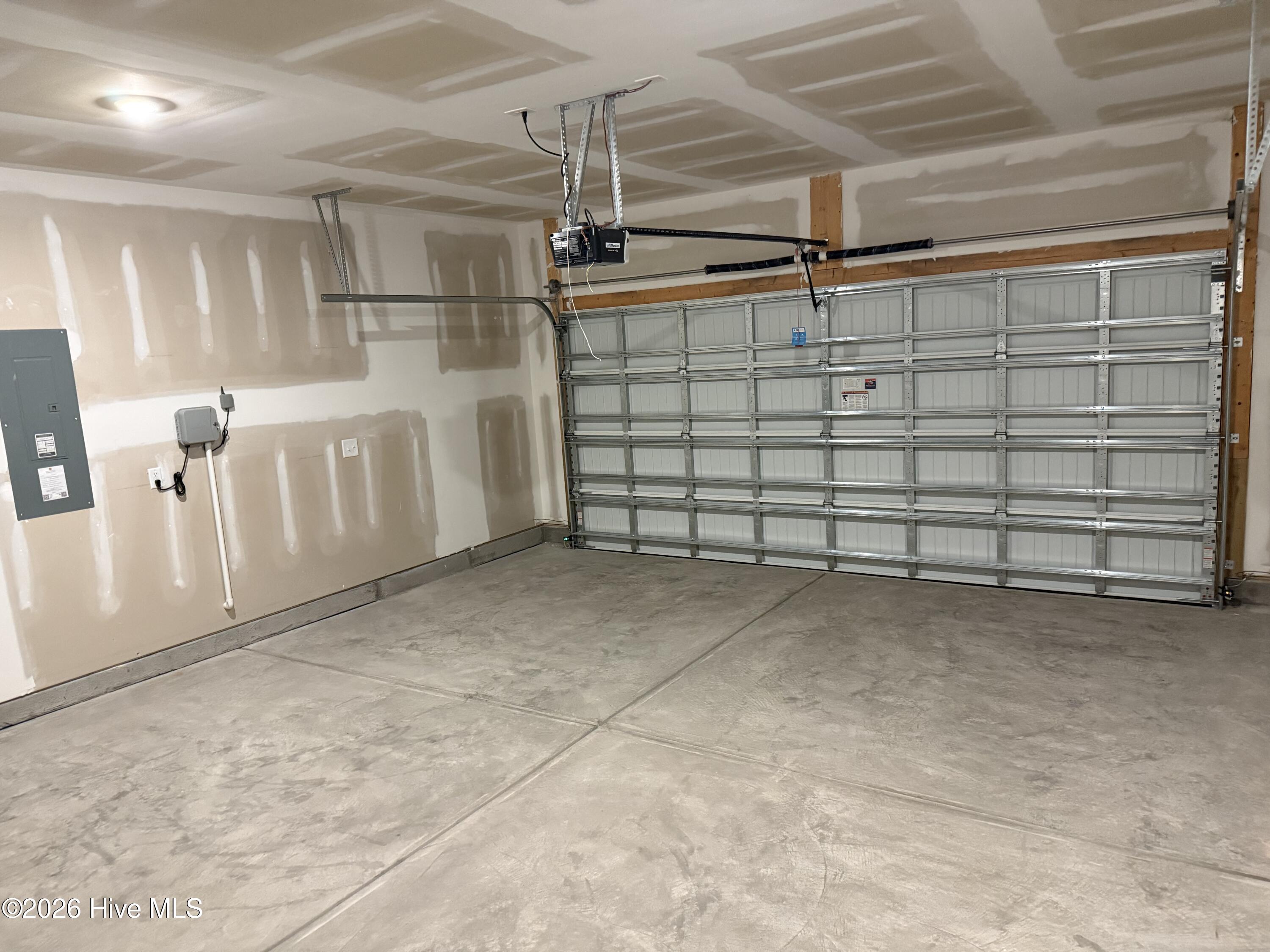 100561682 | Photo 14