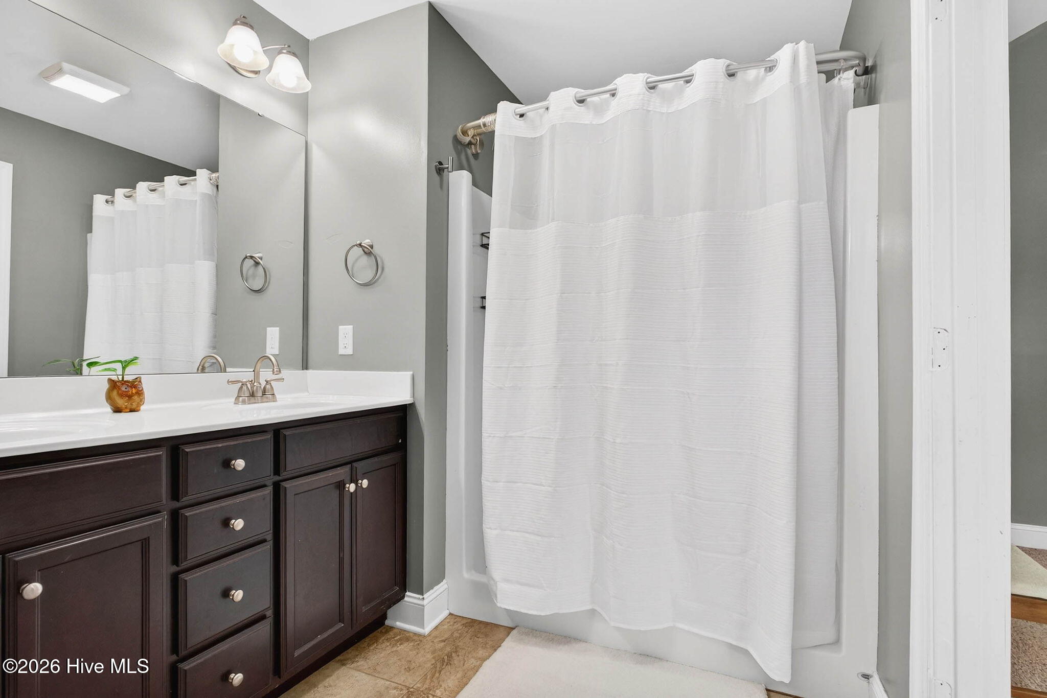 100561727 | Photo 22