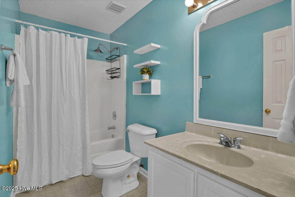 100544228 | Photo 24