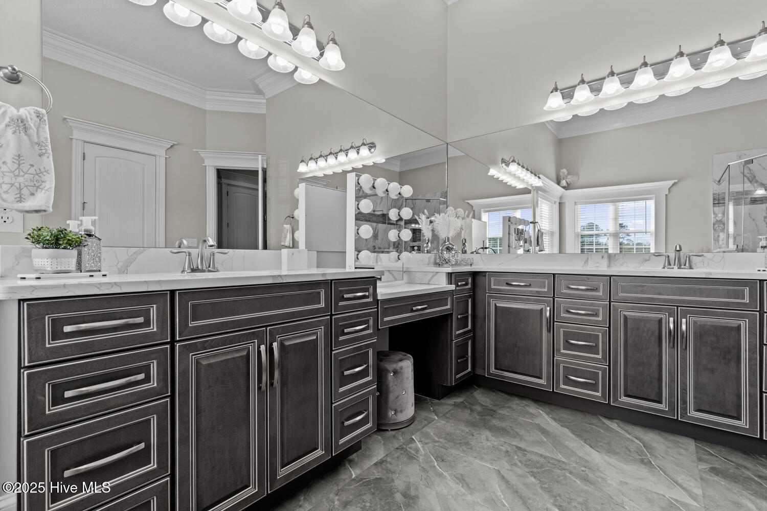 100546022 | Photo 33