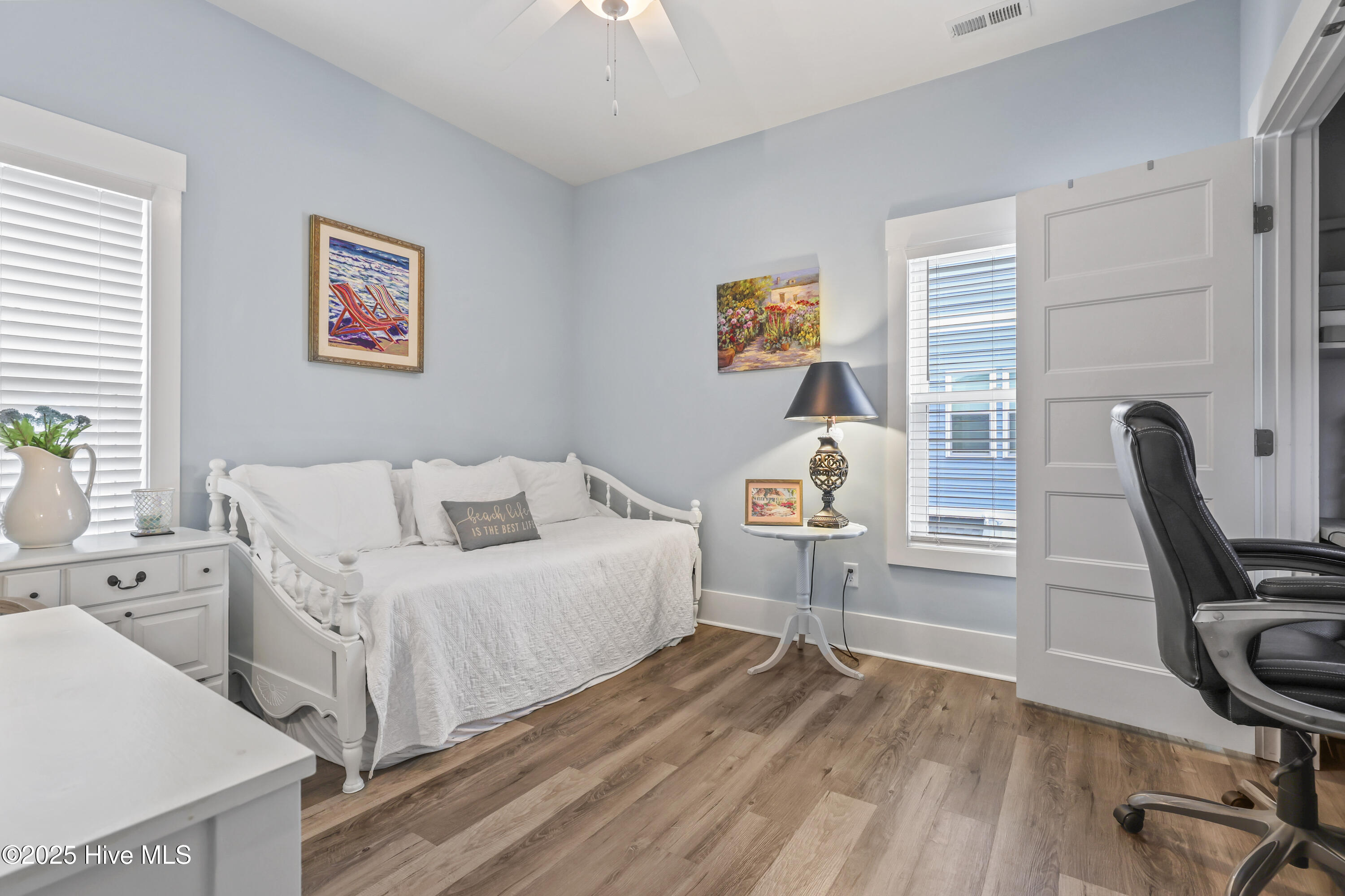 100536378 | Photo 26