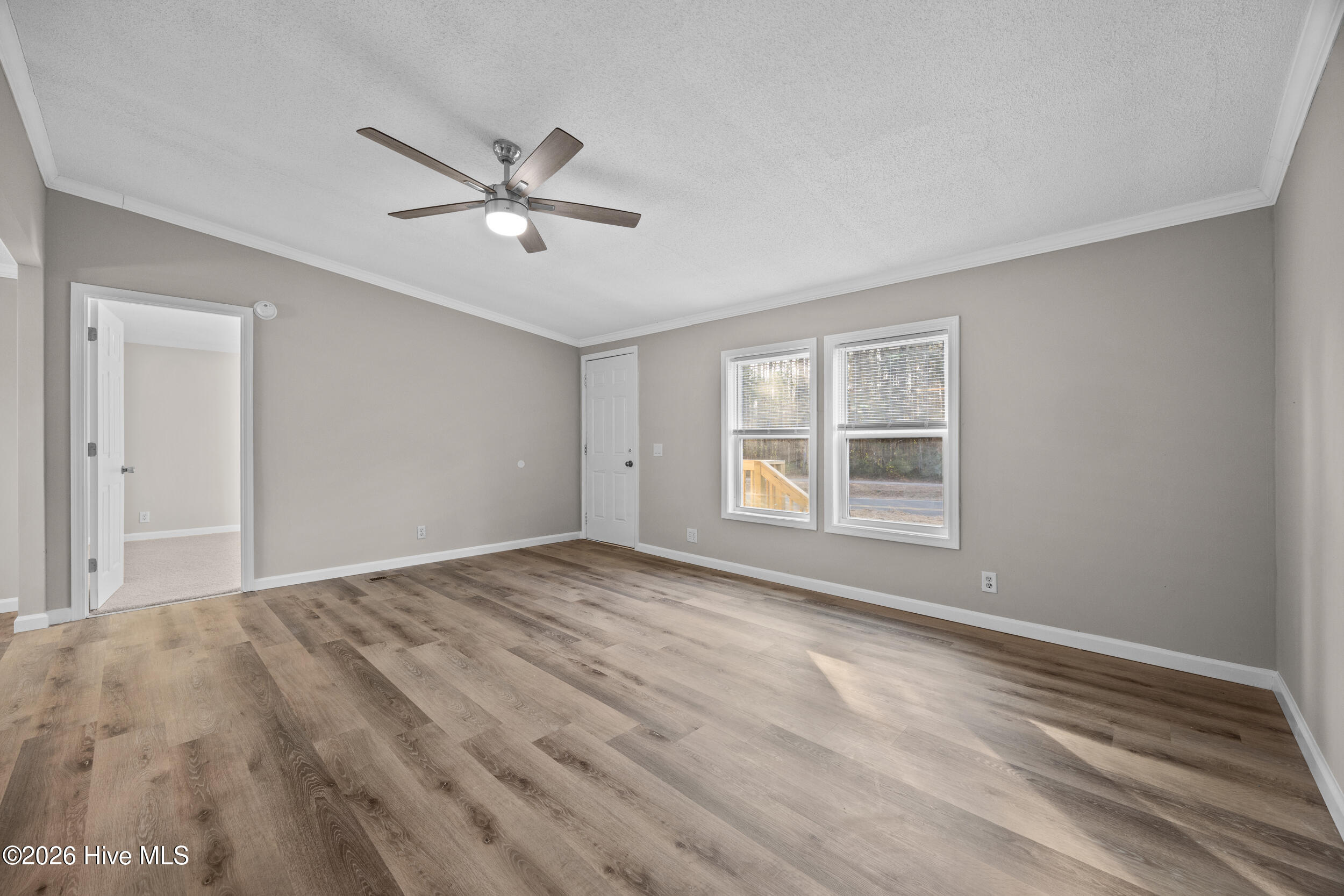 100553341 | Photo 12