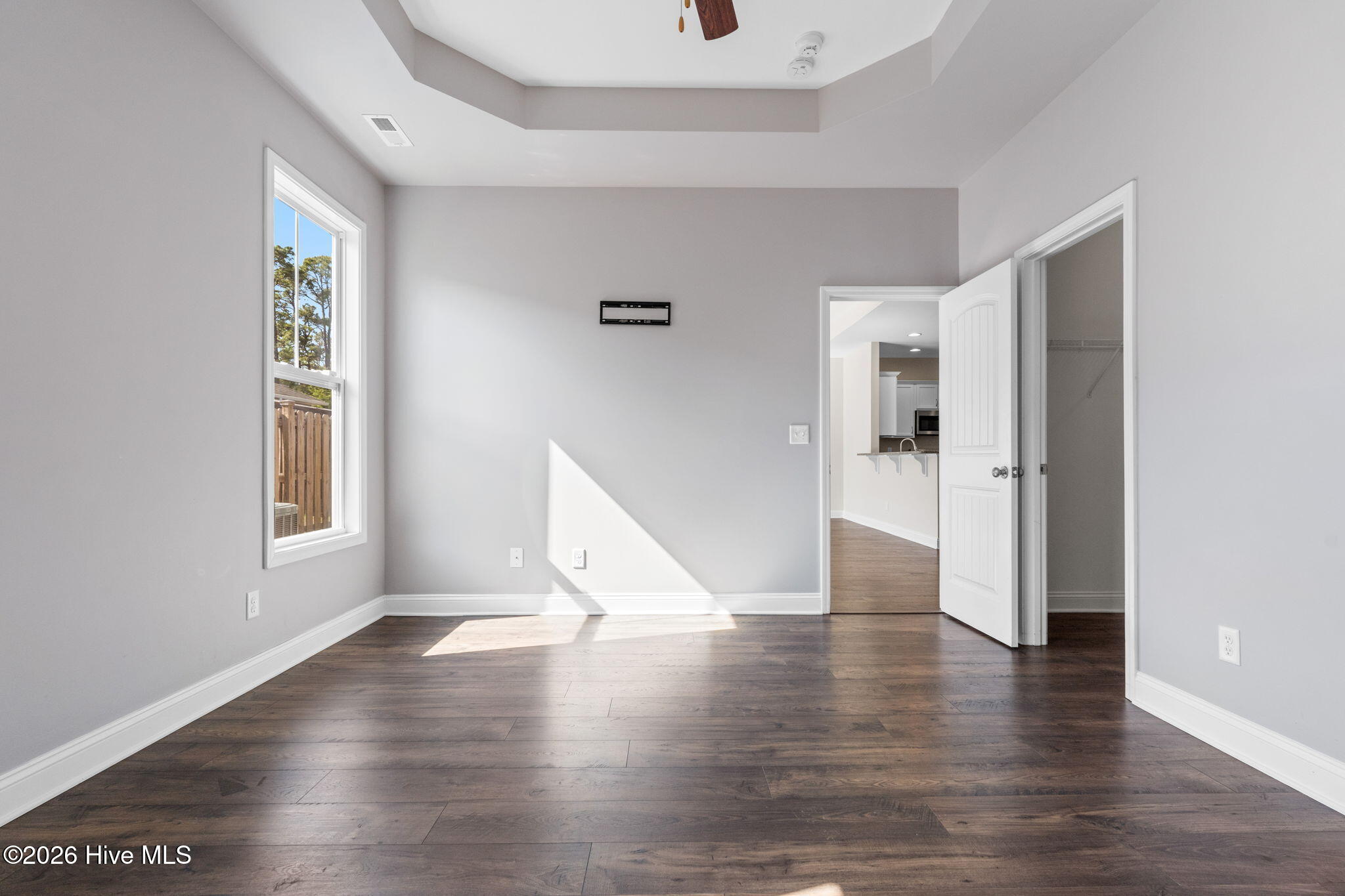 100540133 | Photo 12