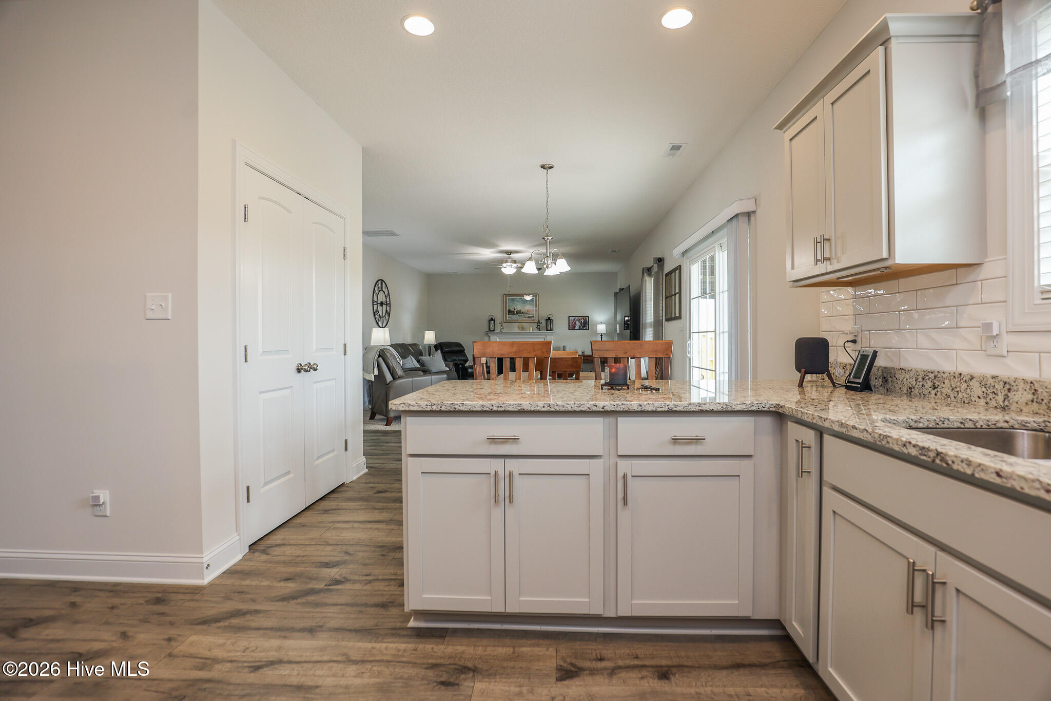 100566791 | Photo 10