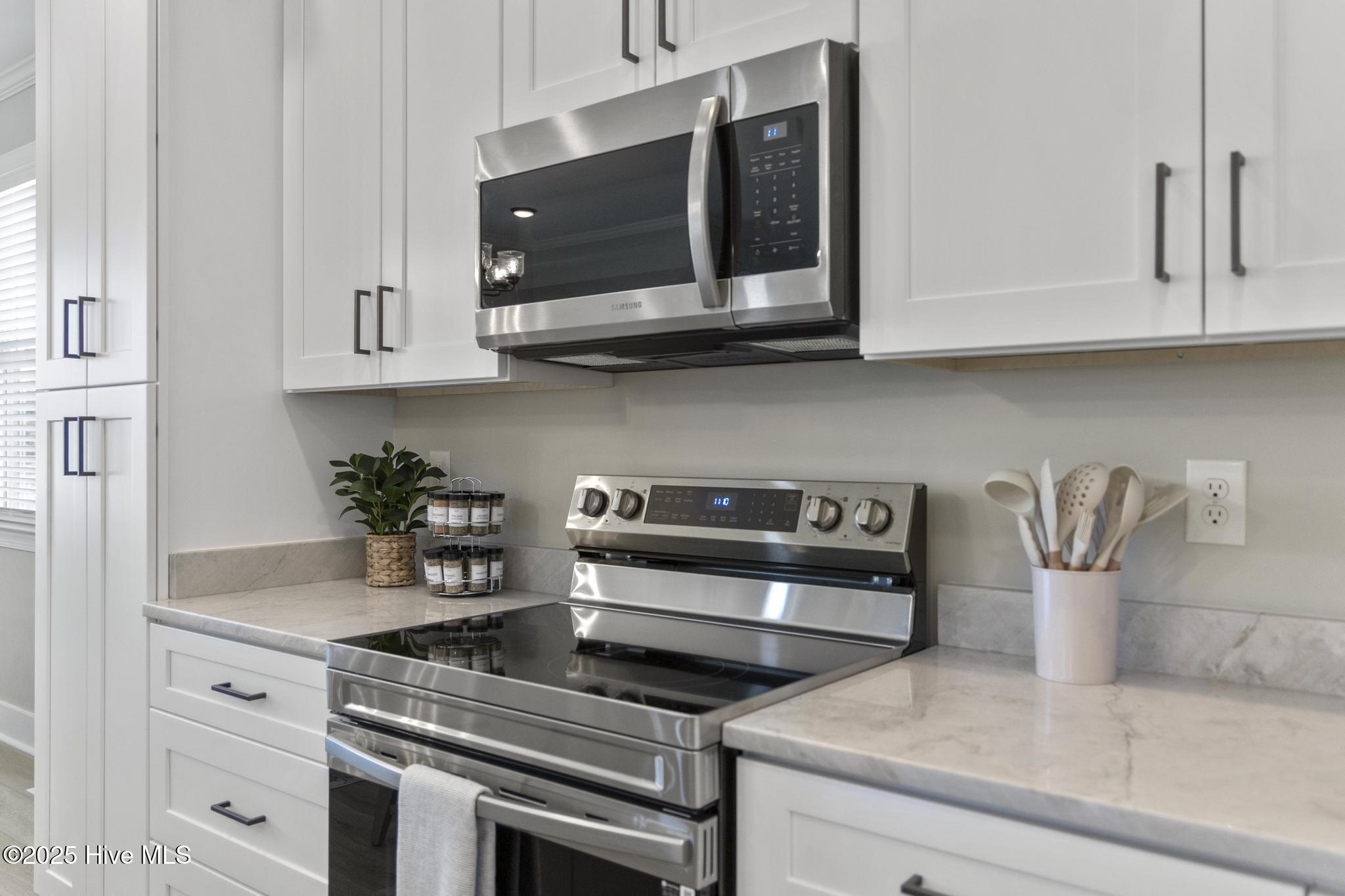 100498543 | Photo 74