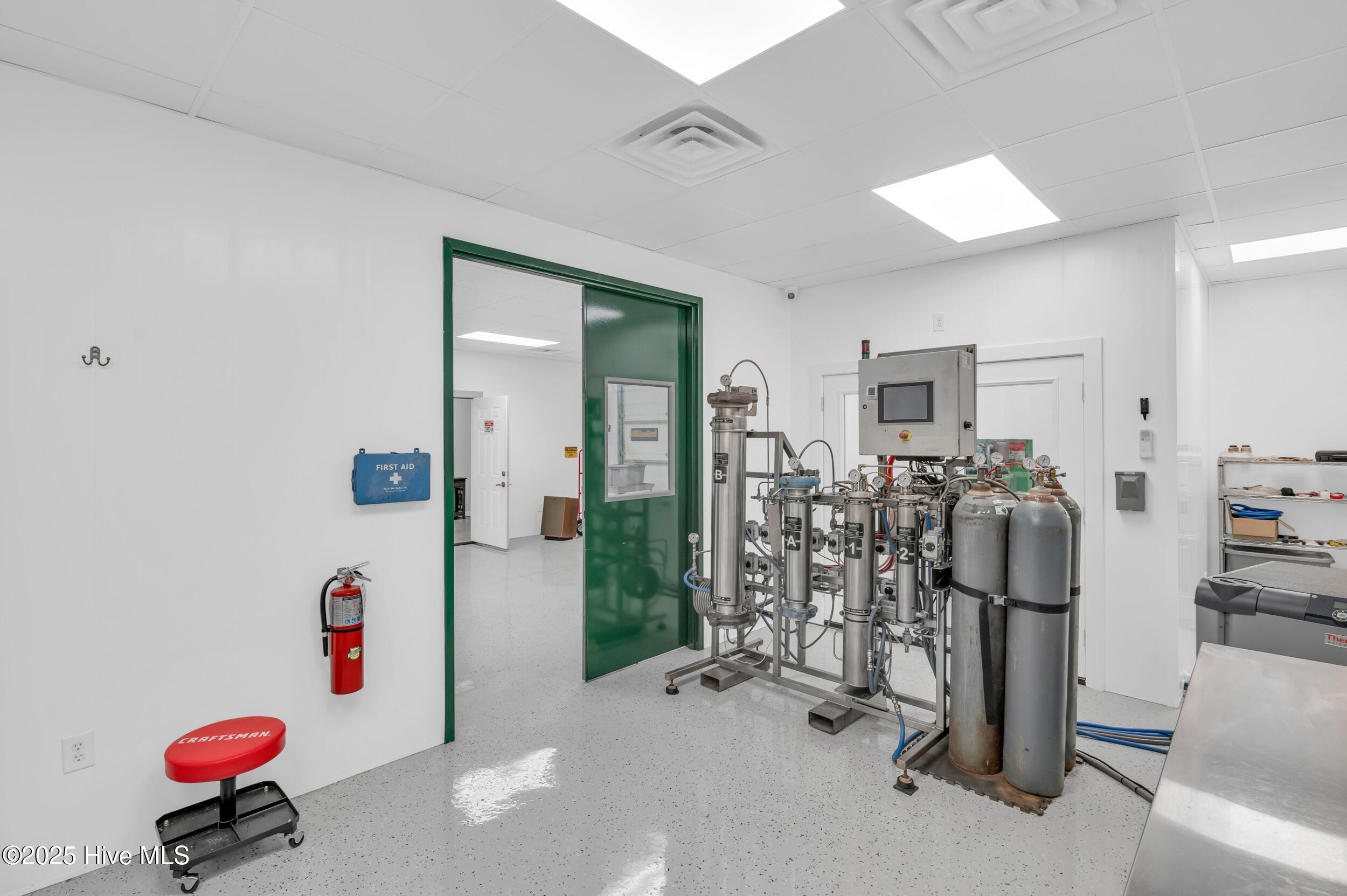 100532115 | Photo 65