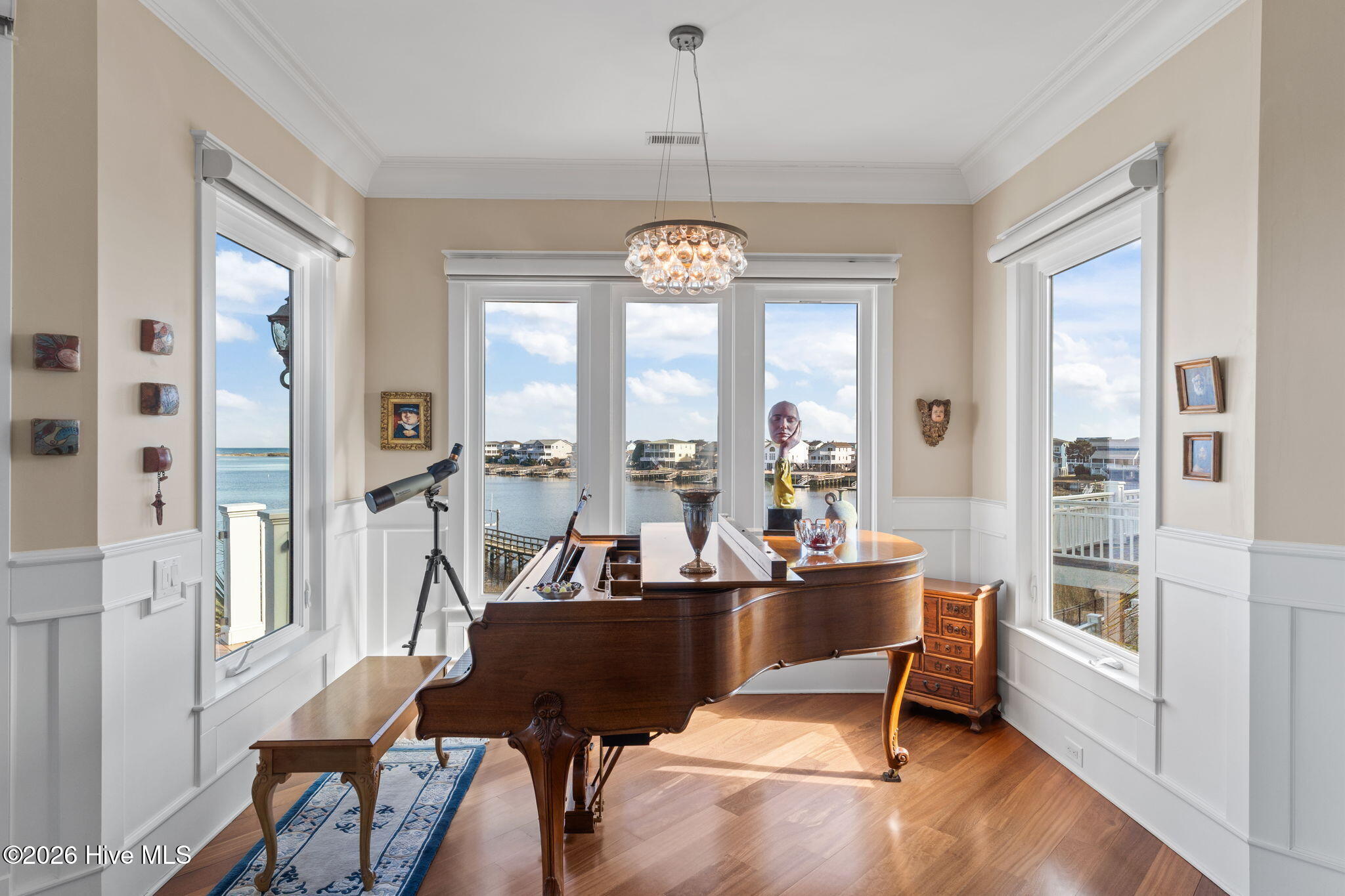 100554777 | Photo 14