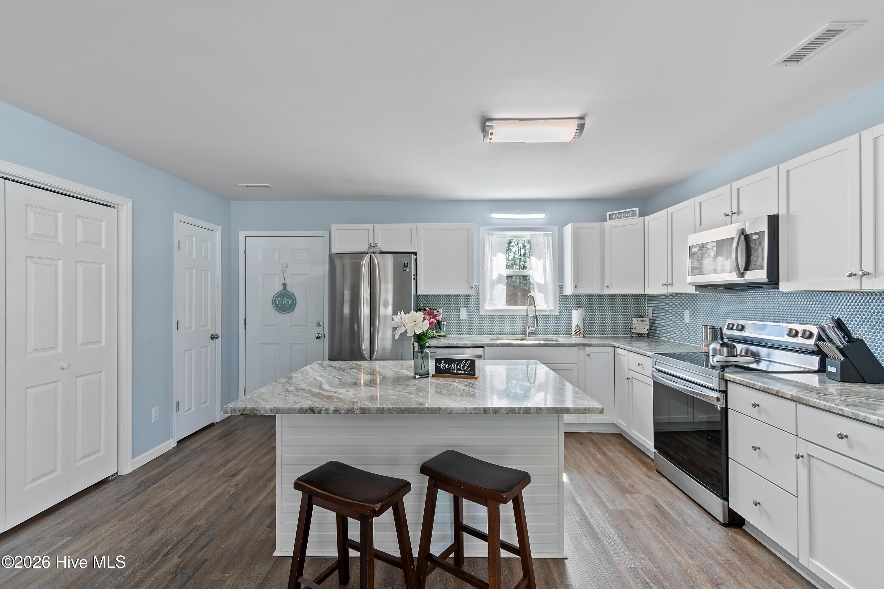 100561702 | Photo 13