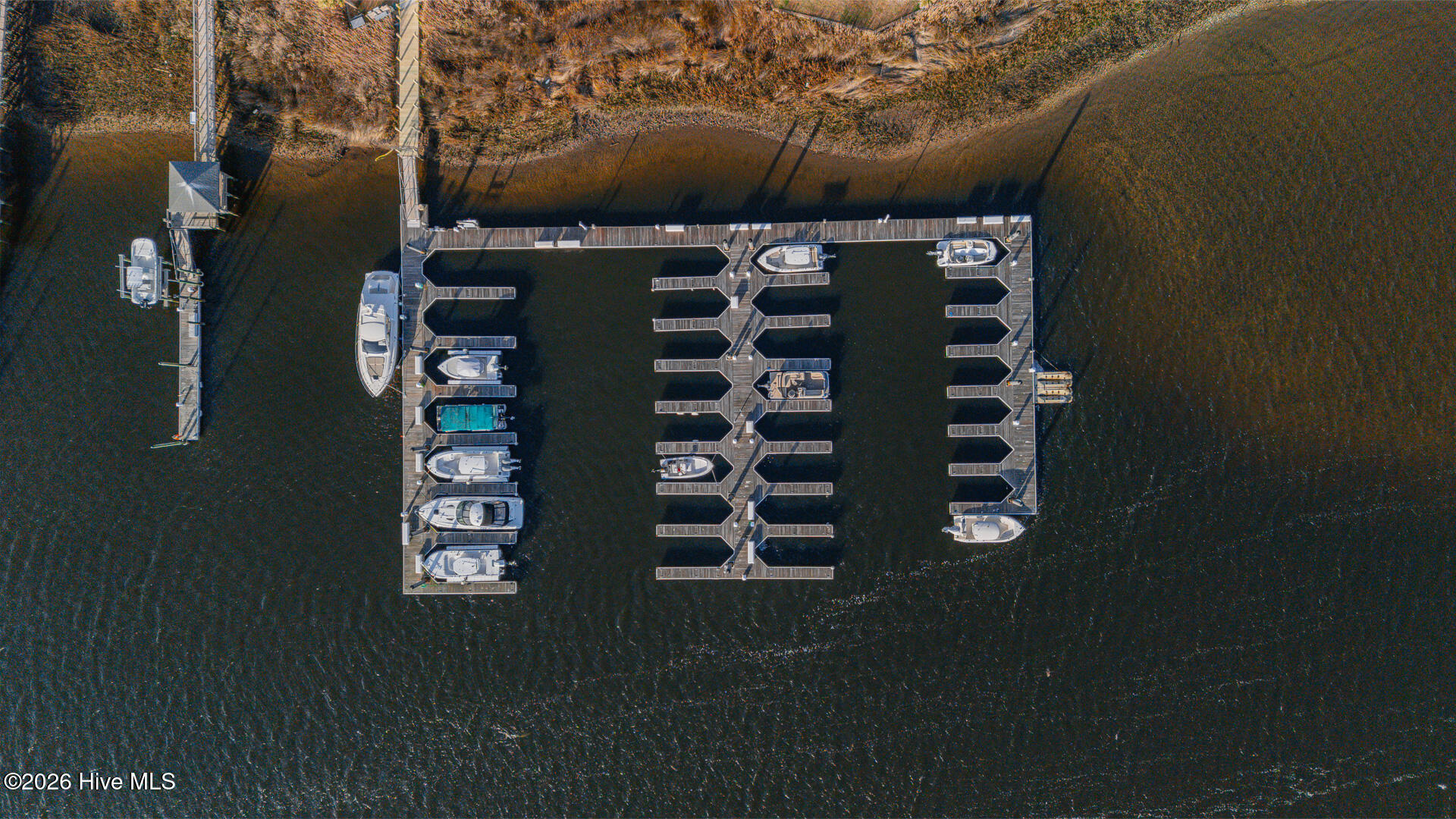 100550750 | Photo 19