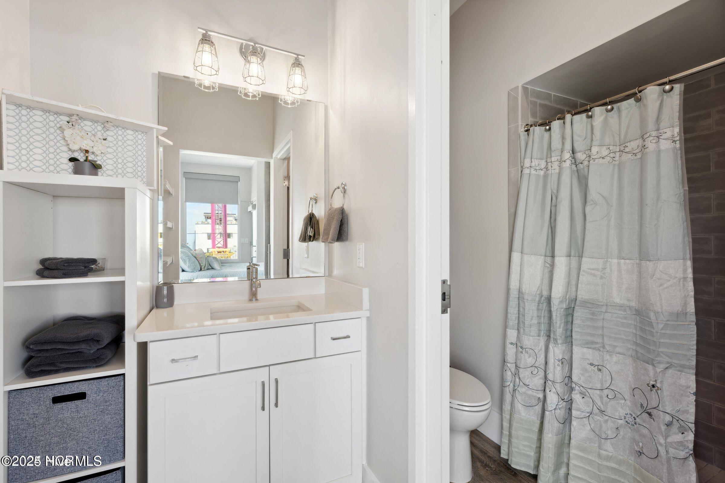 100542009 | Photo 22