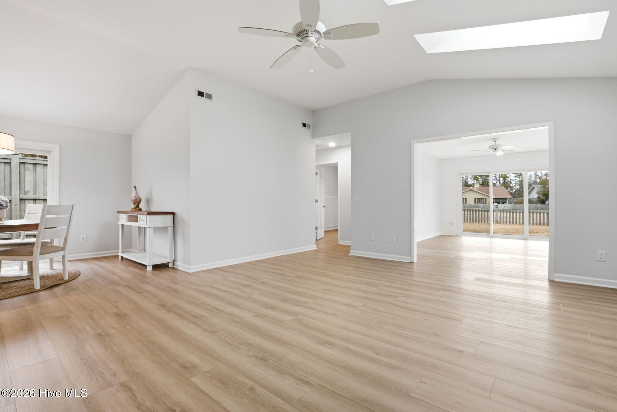 100555820 | Photo 10