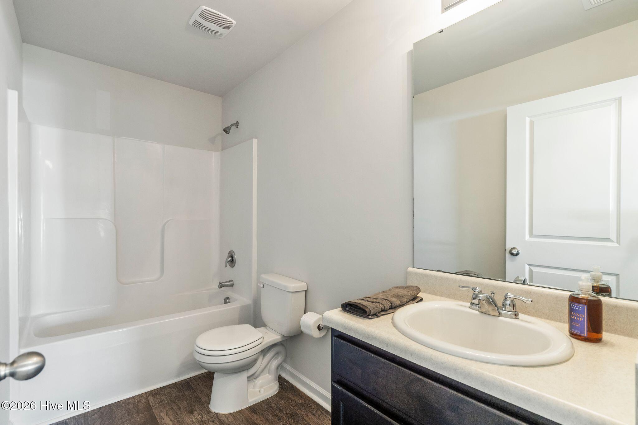 100553399 | Photo 35