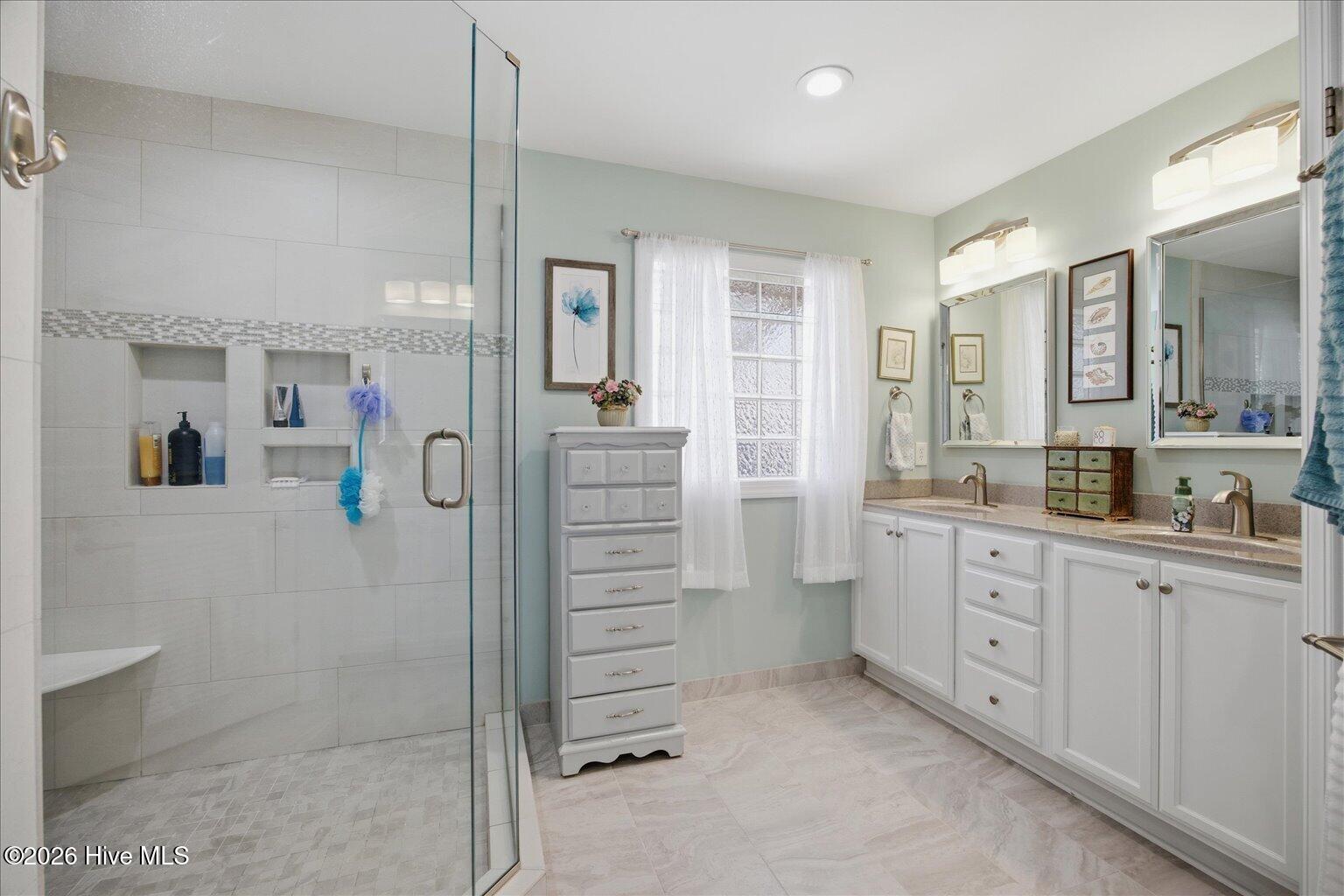 100559309 | Photo 32