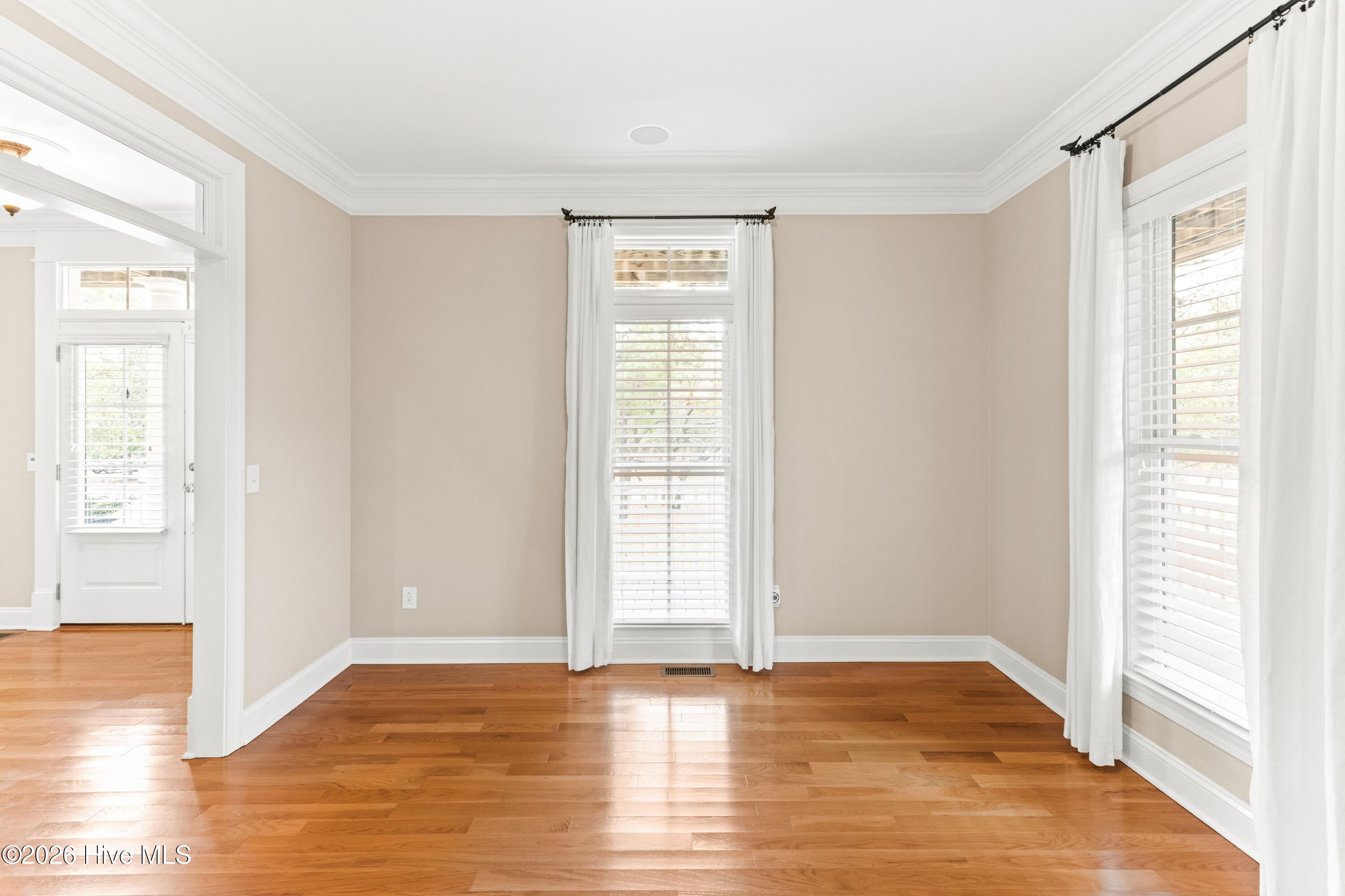 100560596 | Photo 24