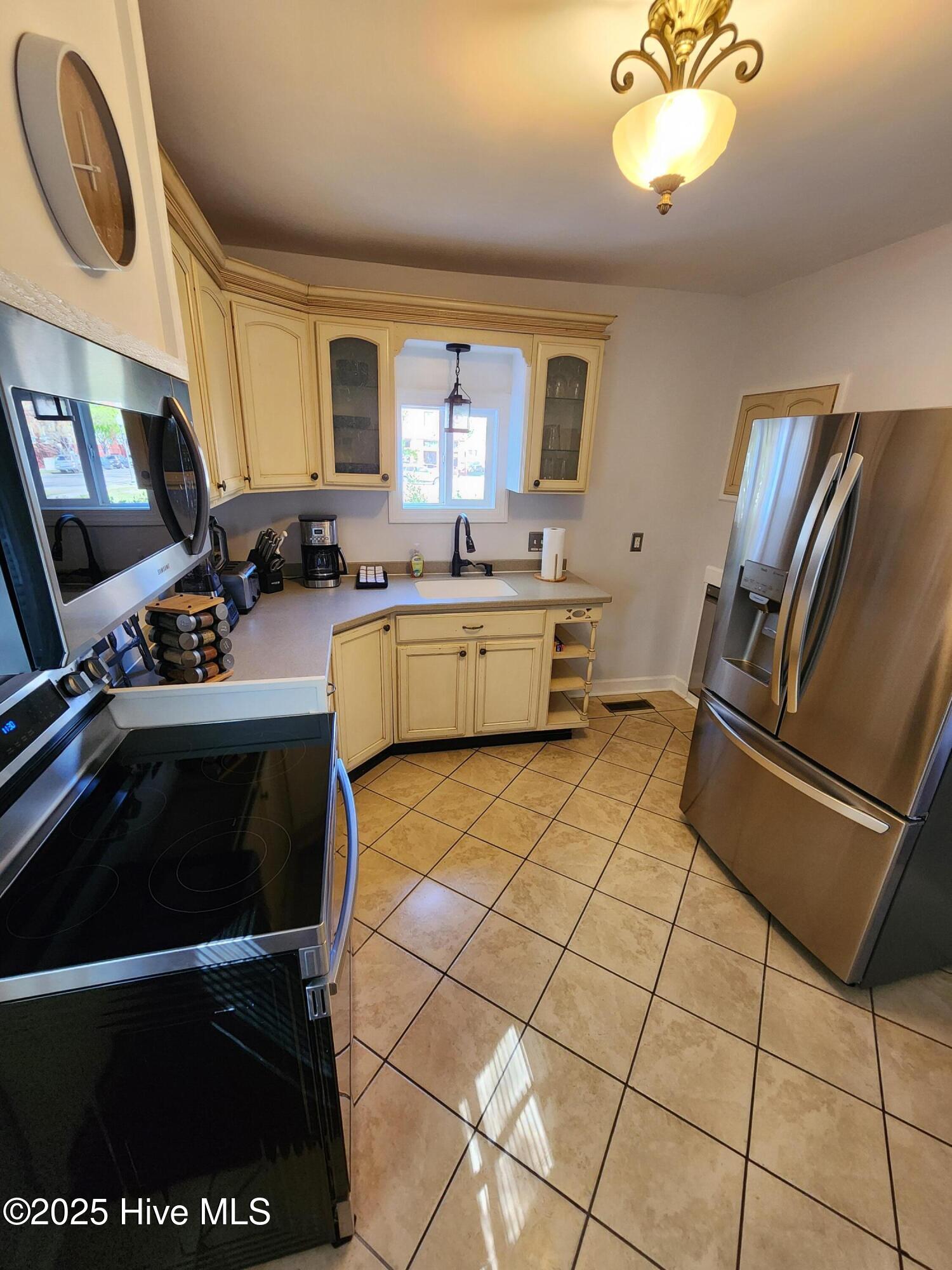 100543884 | Photo 16