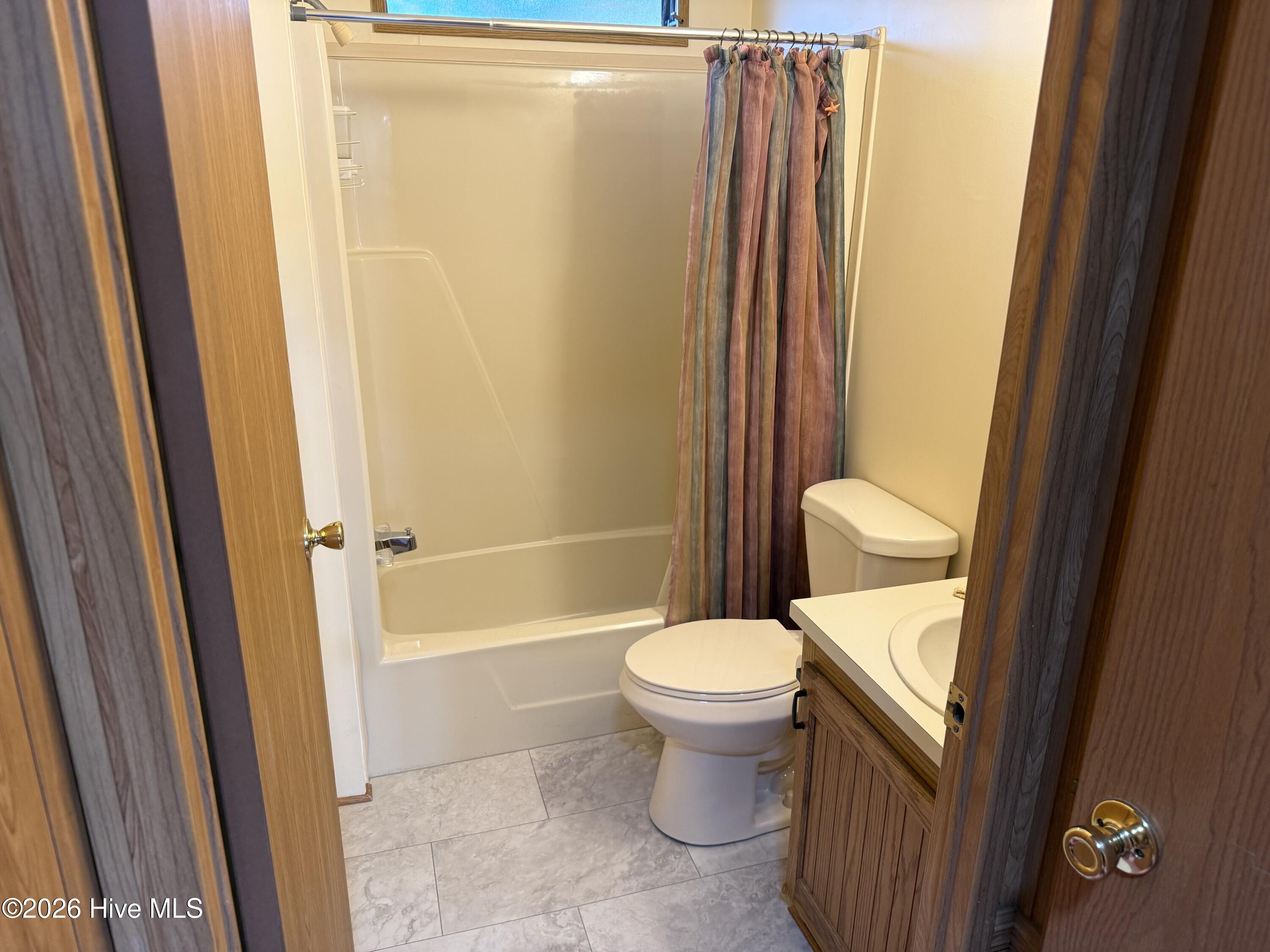 100532142 | Photo 23