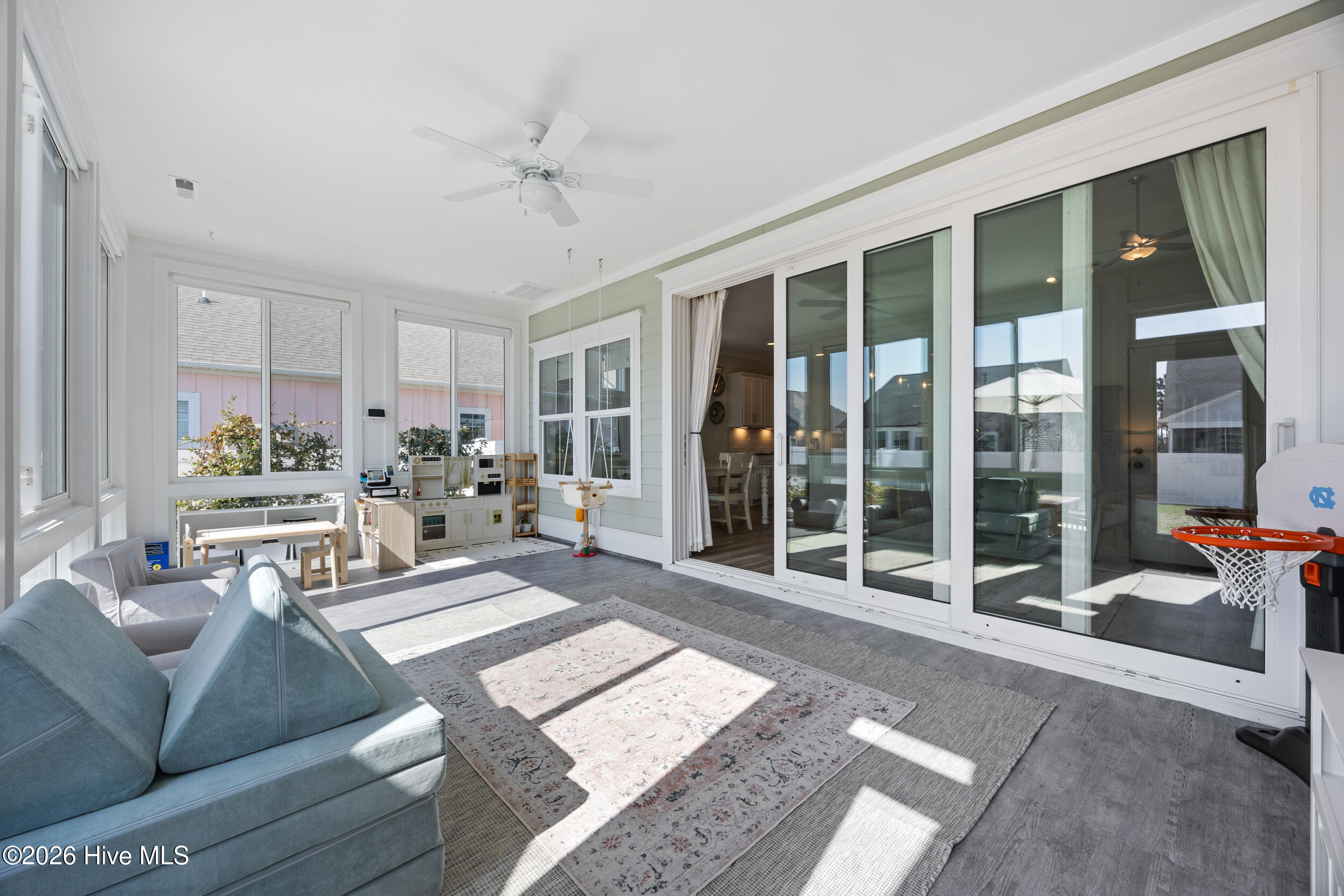 100559680 | Photo 36